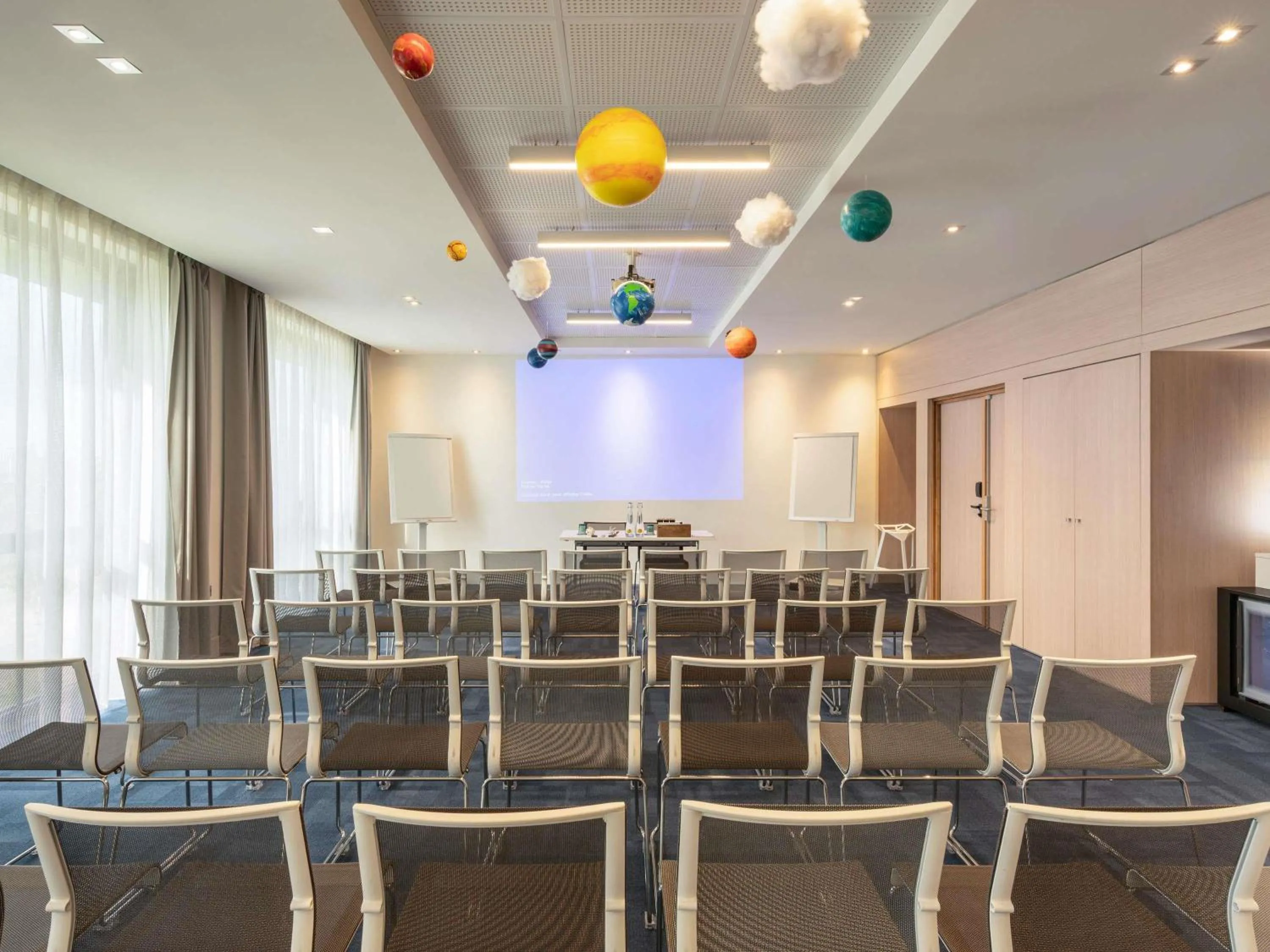 Meeting/conference room in Novotel Paris Coeur d'Orly Airport