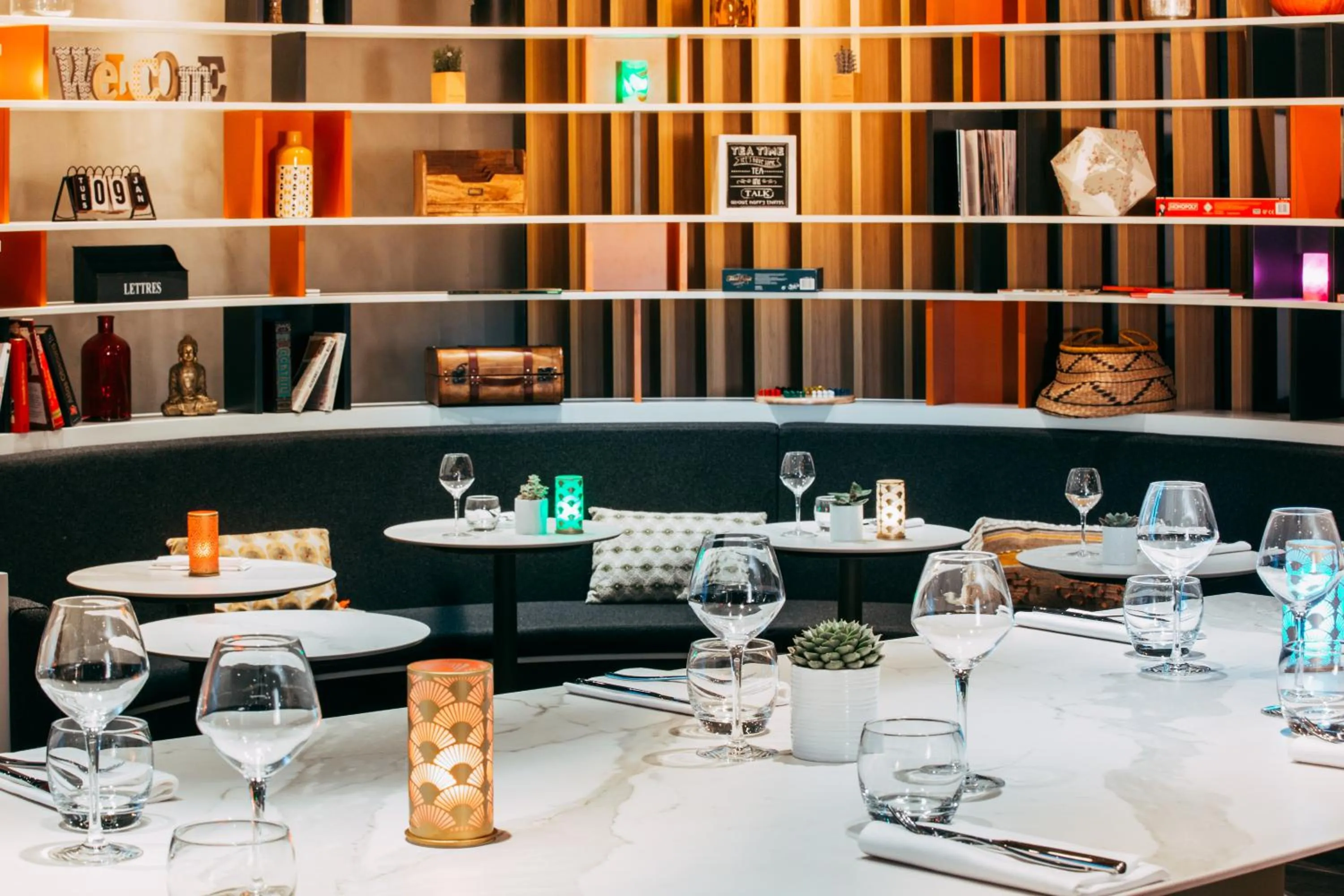 Restaurant/places to eat in Novotel Paris Coeur d'Orly Airport