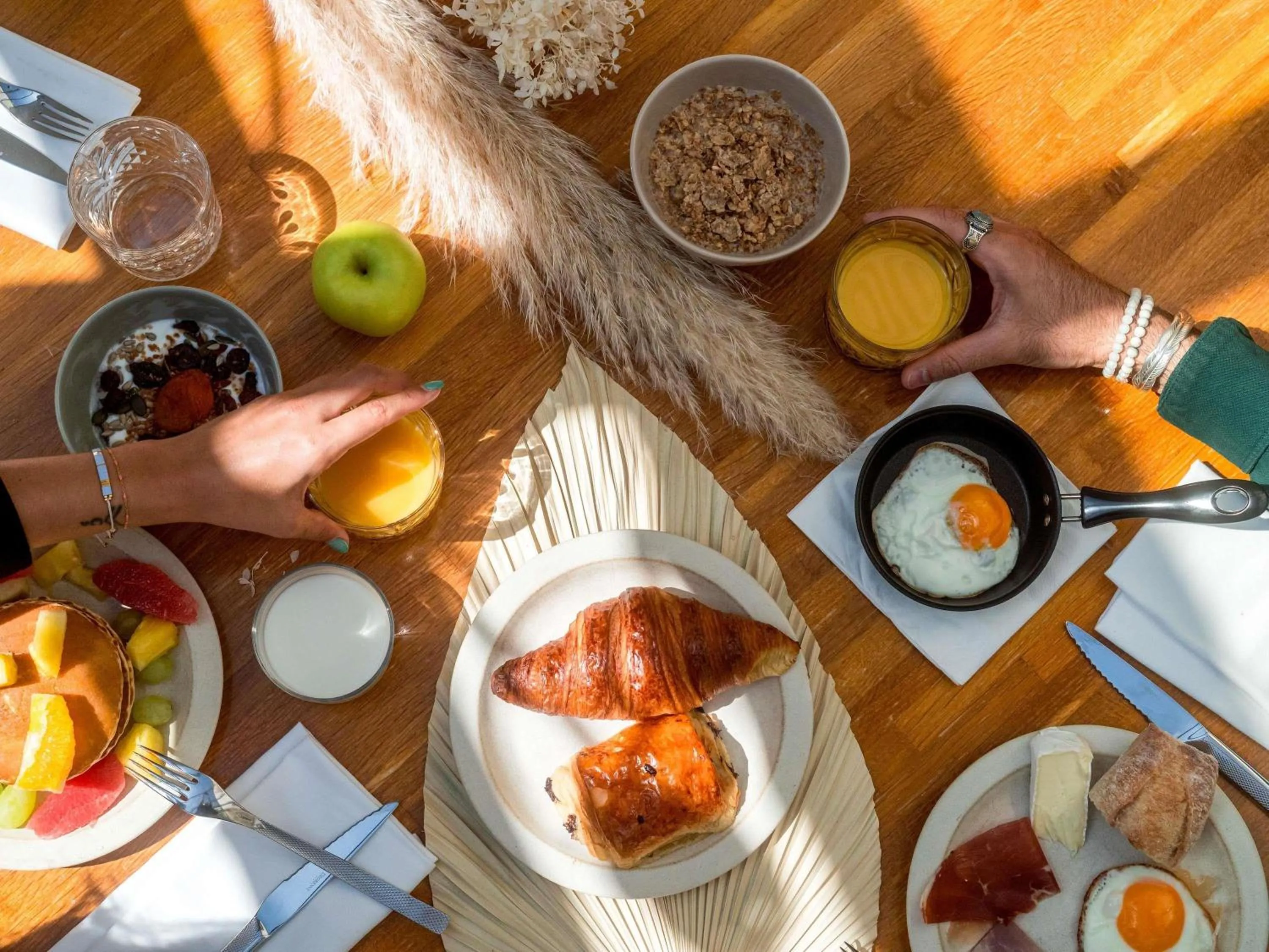 Breakfast in Novotel Paris Coeur d'Orly Airport