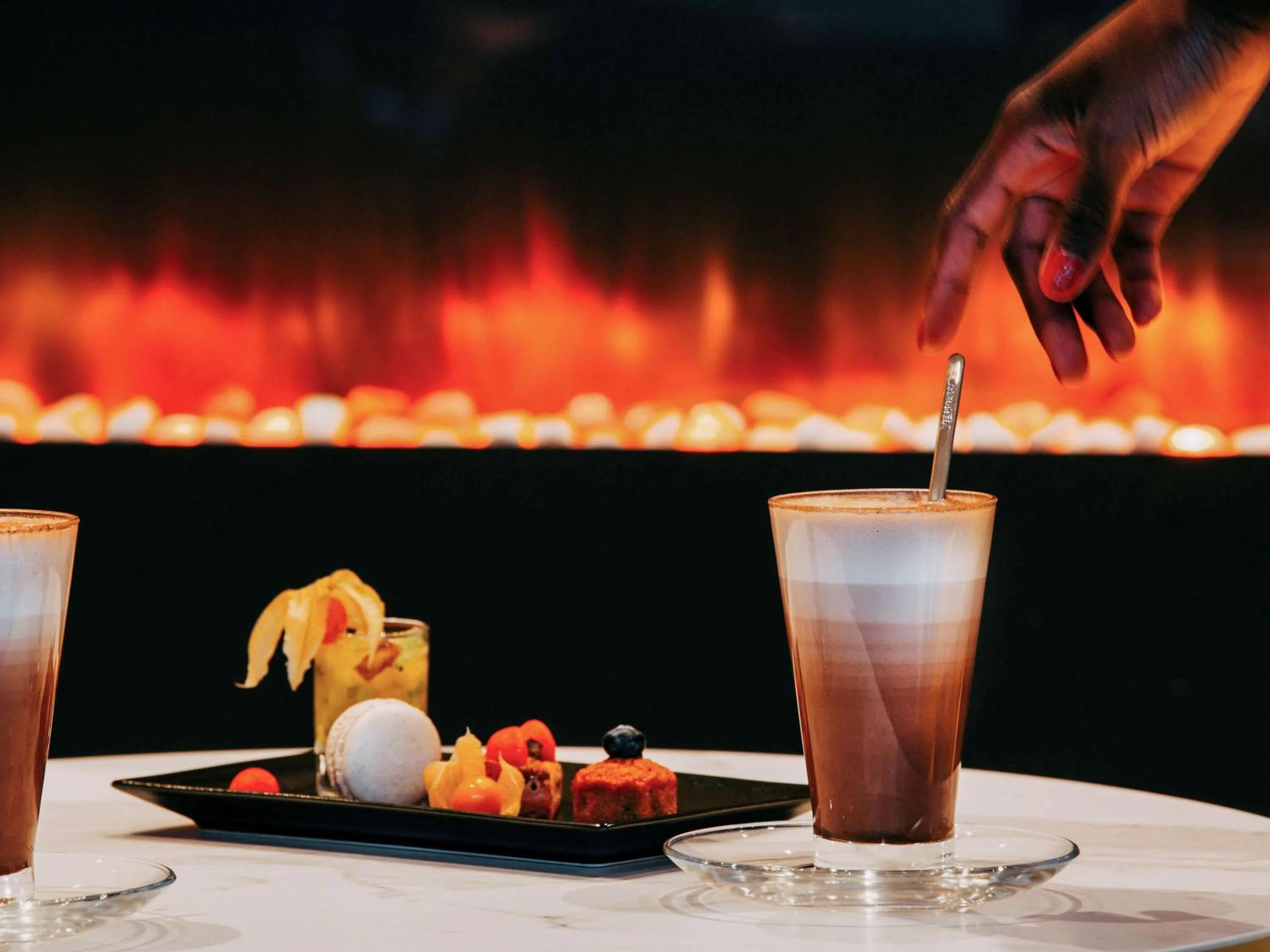 Lounge or bar in Novotel Paris Coeur d'Orly Airport