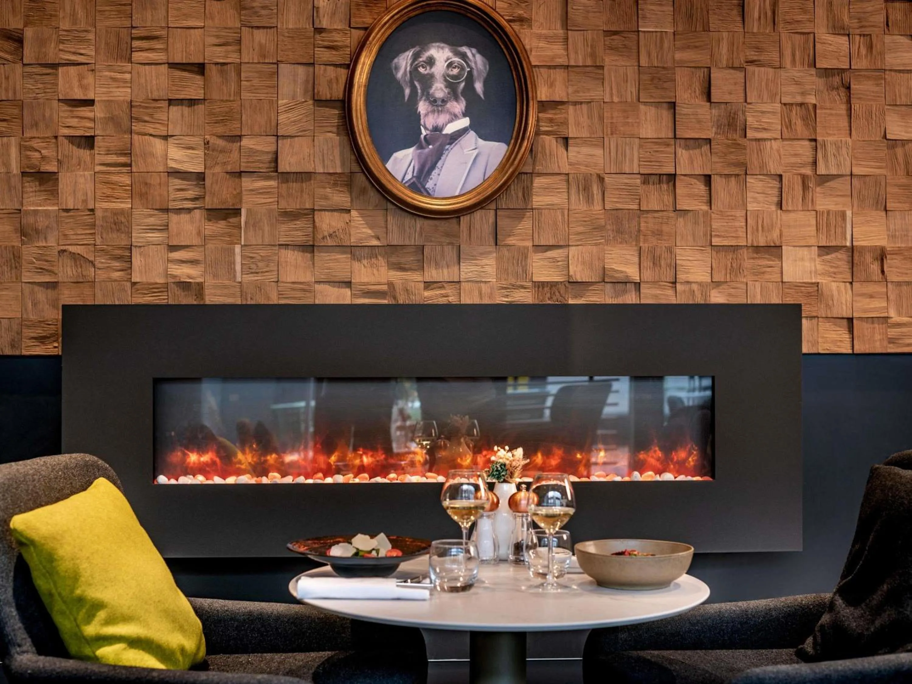 Restaurant/places to eat in Novotel Paris Coeur d'Orly Airport