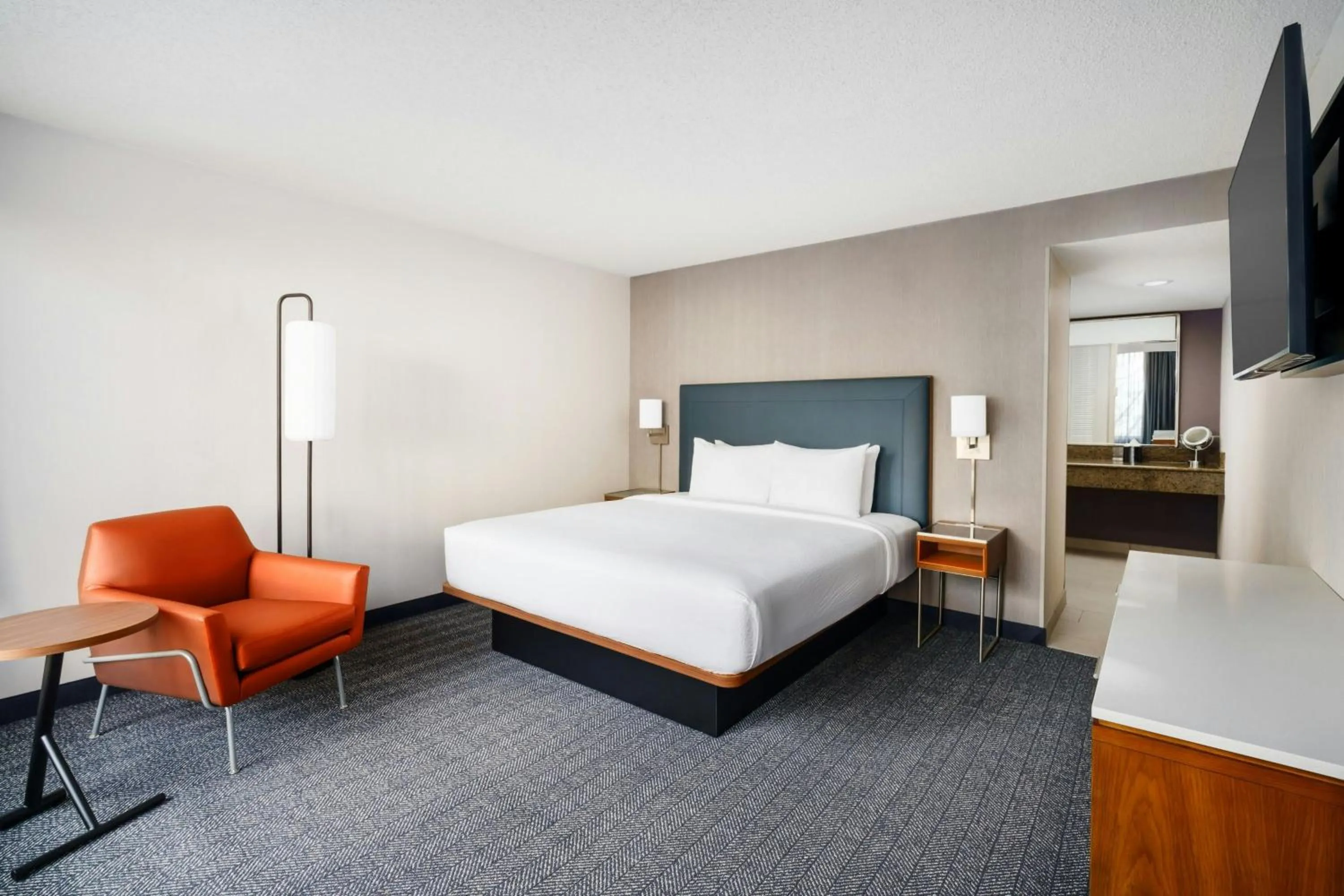 Photo of the whole room, Bed in Courtyard by Marriott Atlanta Buckhead