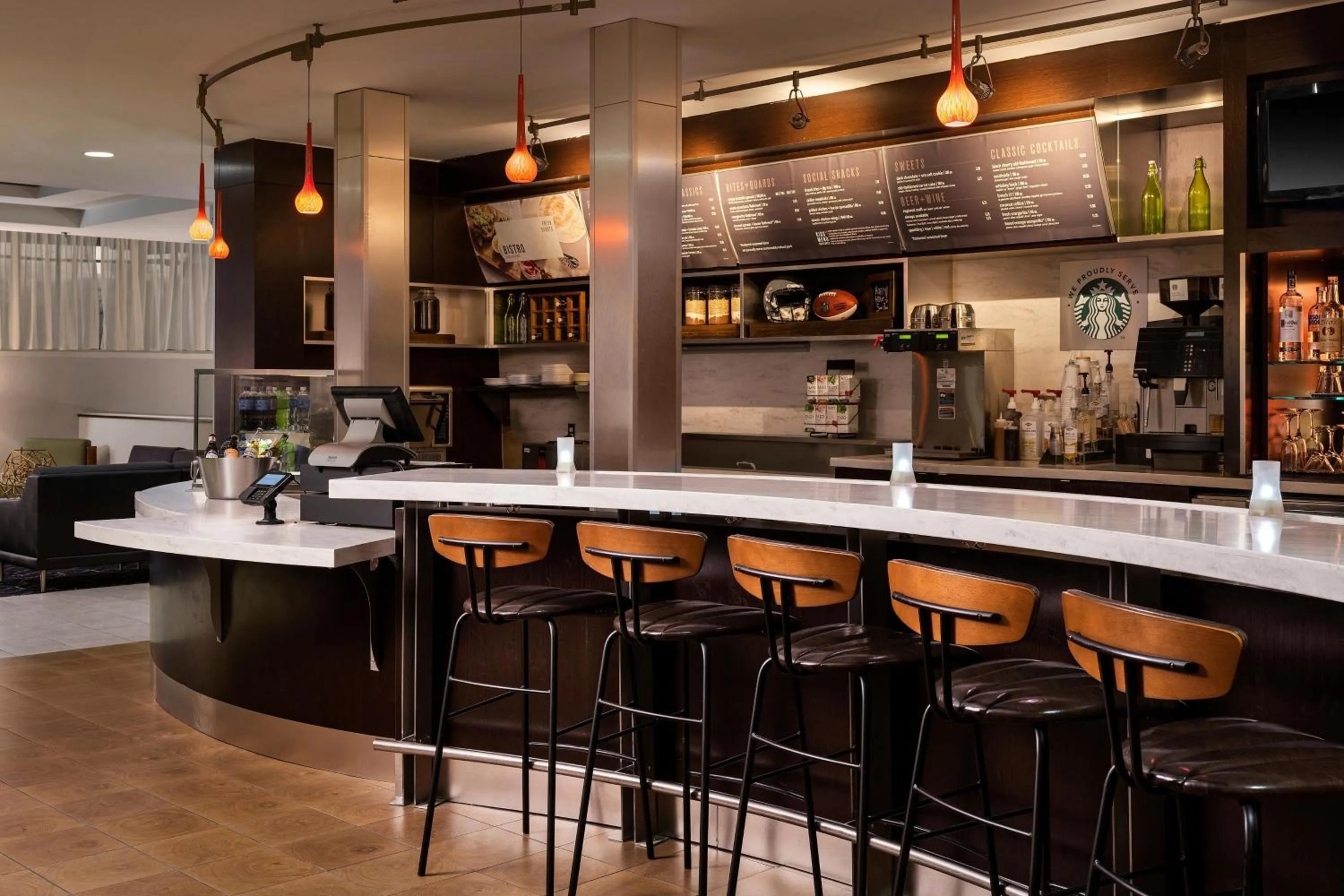 Restaurant/places to eat in Courtyard Los Angeles Century City/Beverly Hills