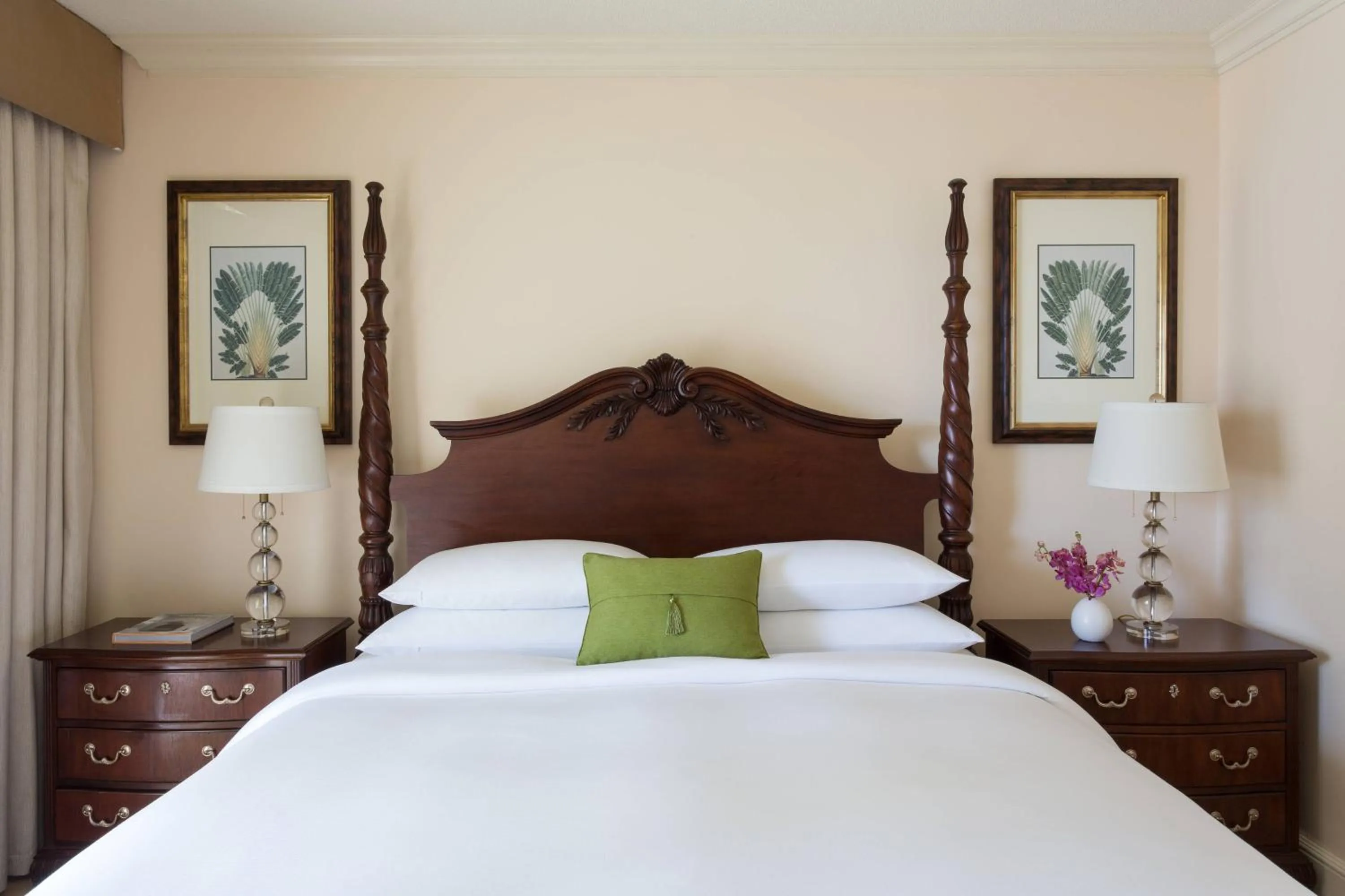 Bedroom, Bed in JW Marriott Miami