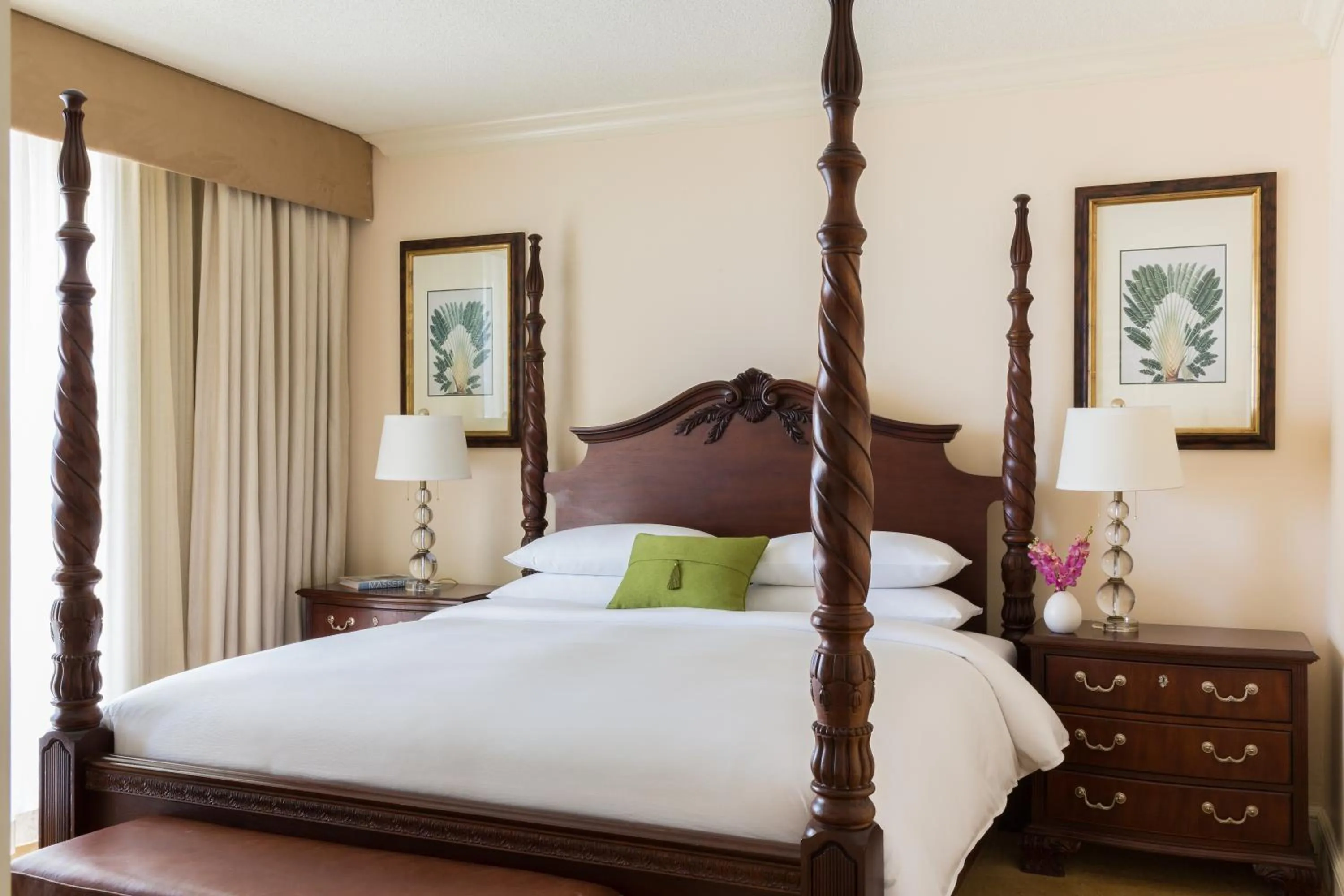 Bed in JW Marriott Miami