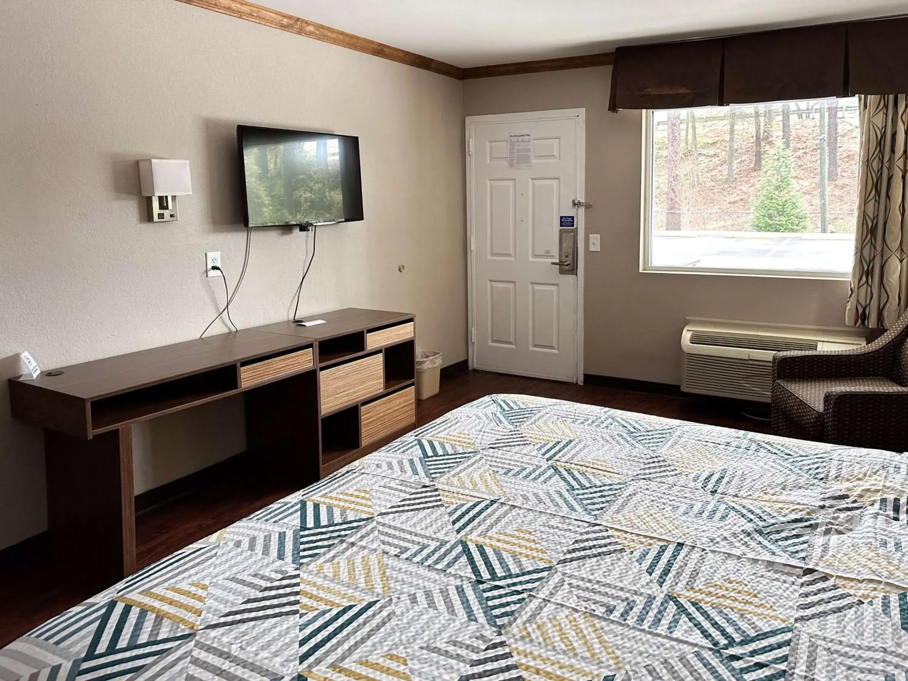 King Room - Disability Access - Non-Smoking in Motel 6 Atlanta GA Atlanta Airport East King Room - Disability Access - Non-Smoking in Motel 6 Atlanta GA Atlanta Airport East