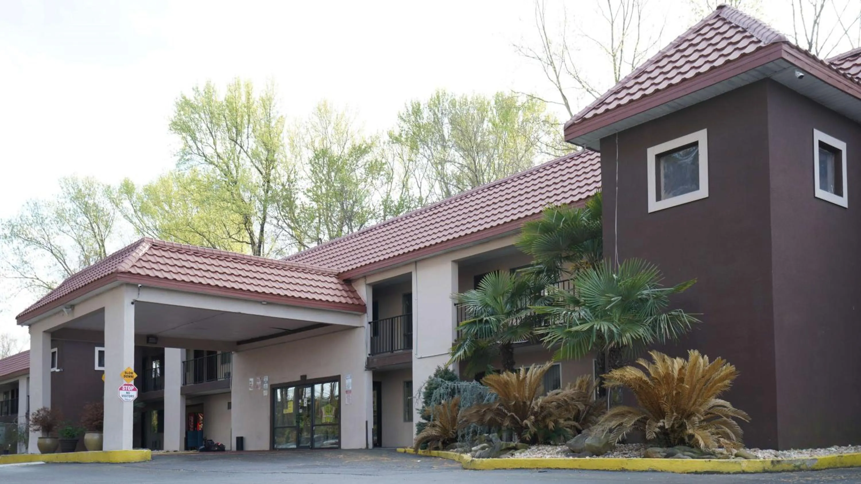 Property building in Motel 6 Atlanta GA Atlanta Airport East