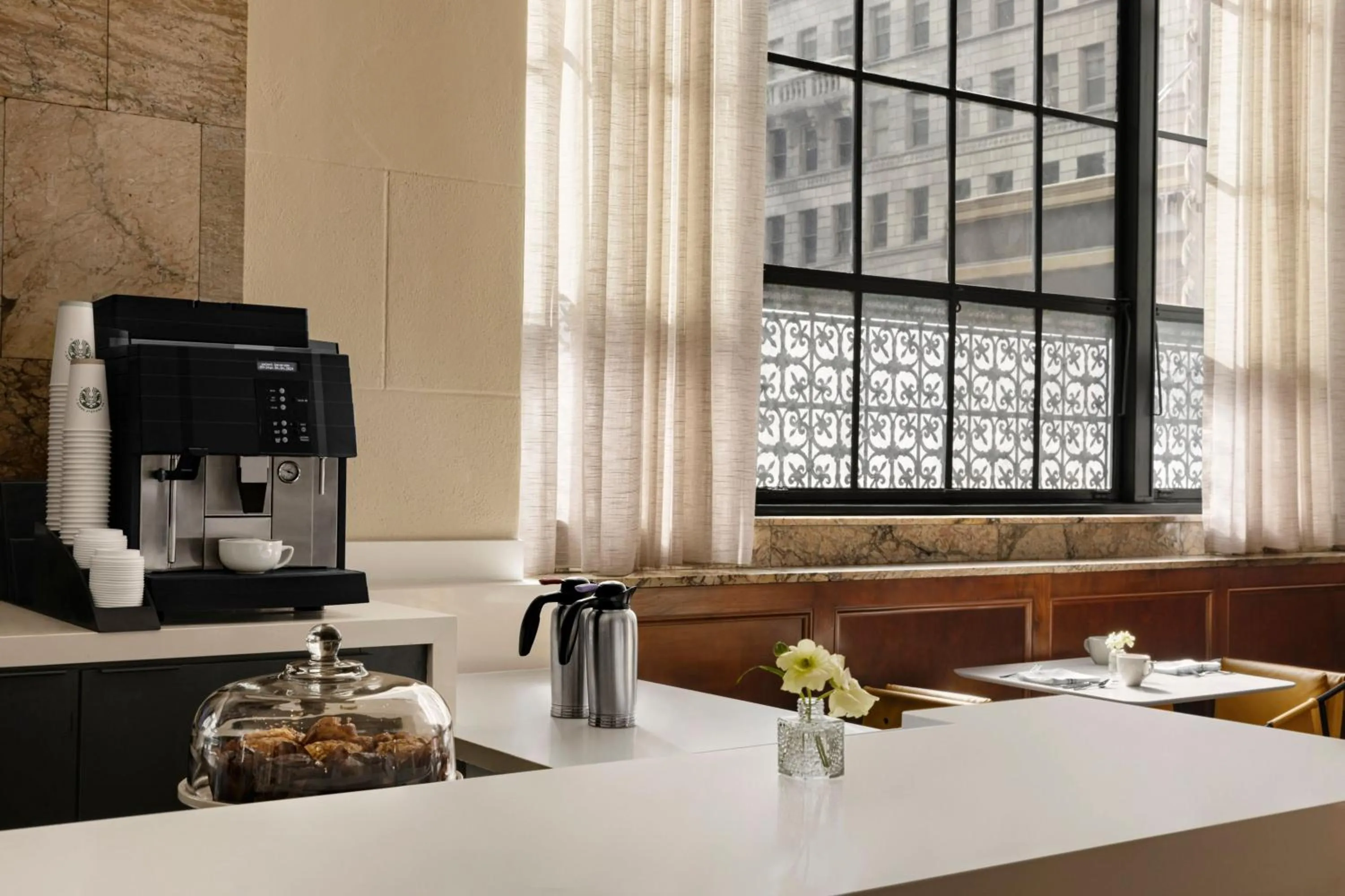 Restaurant/places to eat in Courtyard by Marriott San Diego Downtown