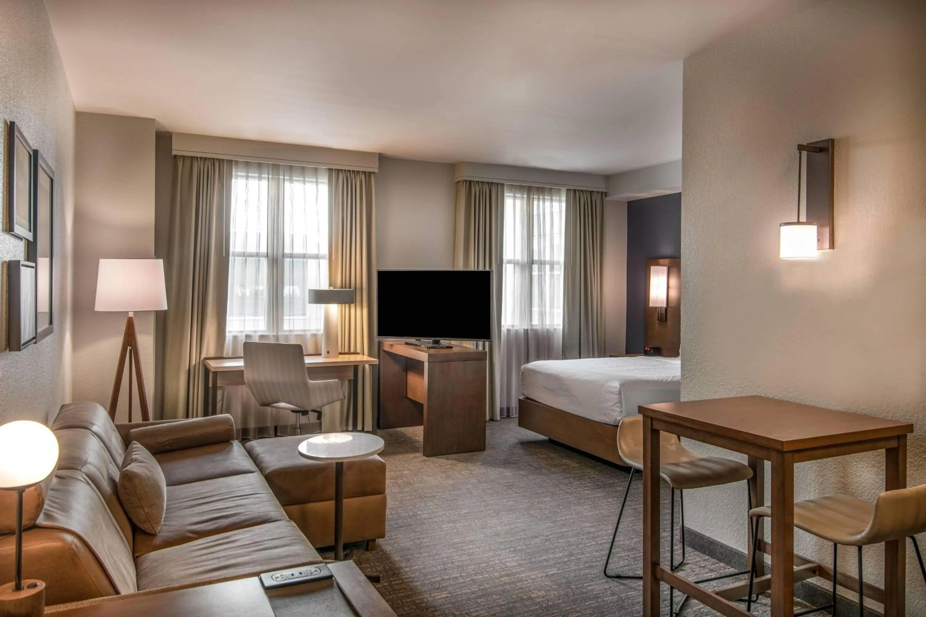 Photo of the whole room, Bed in Residence Inn by Marriott Washington, DC National Mall