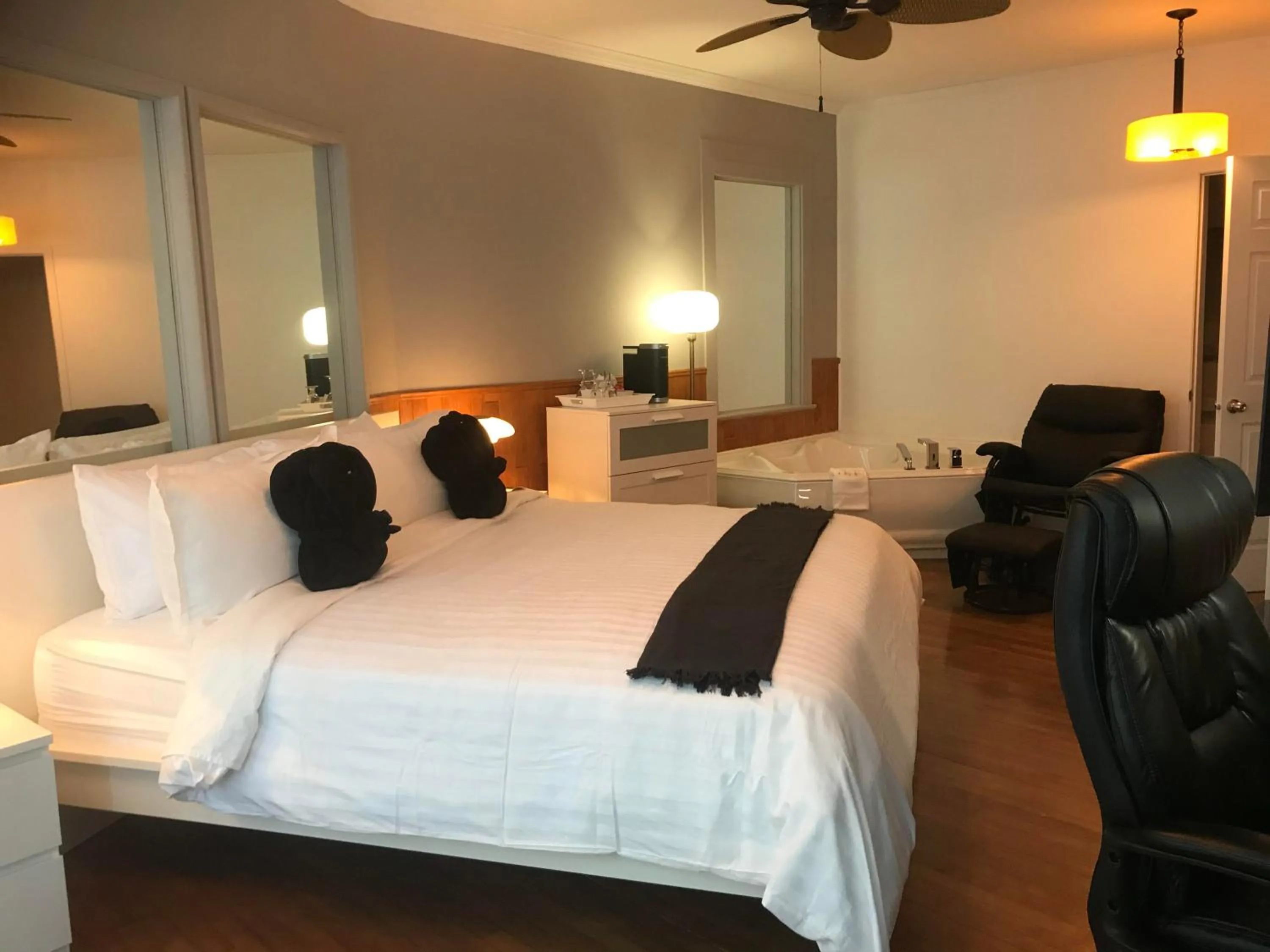 Bed in Auberge Hotel Spa Watel