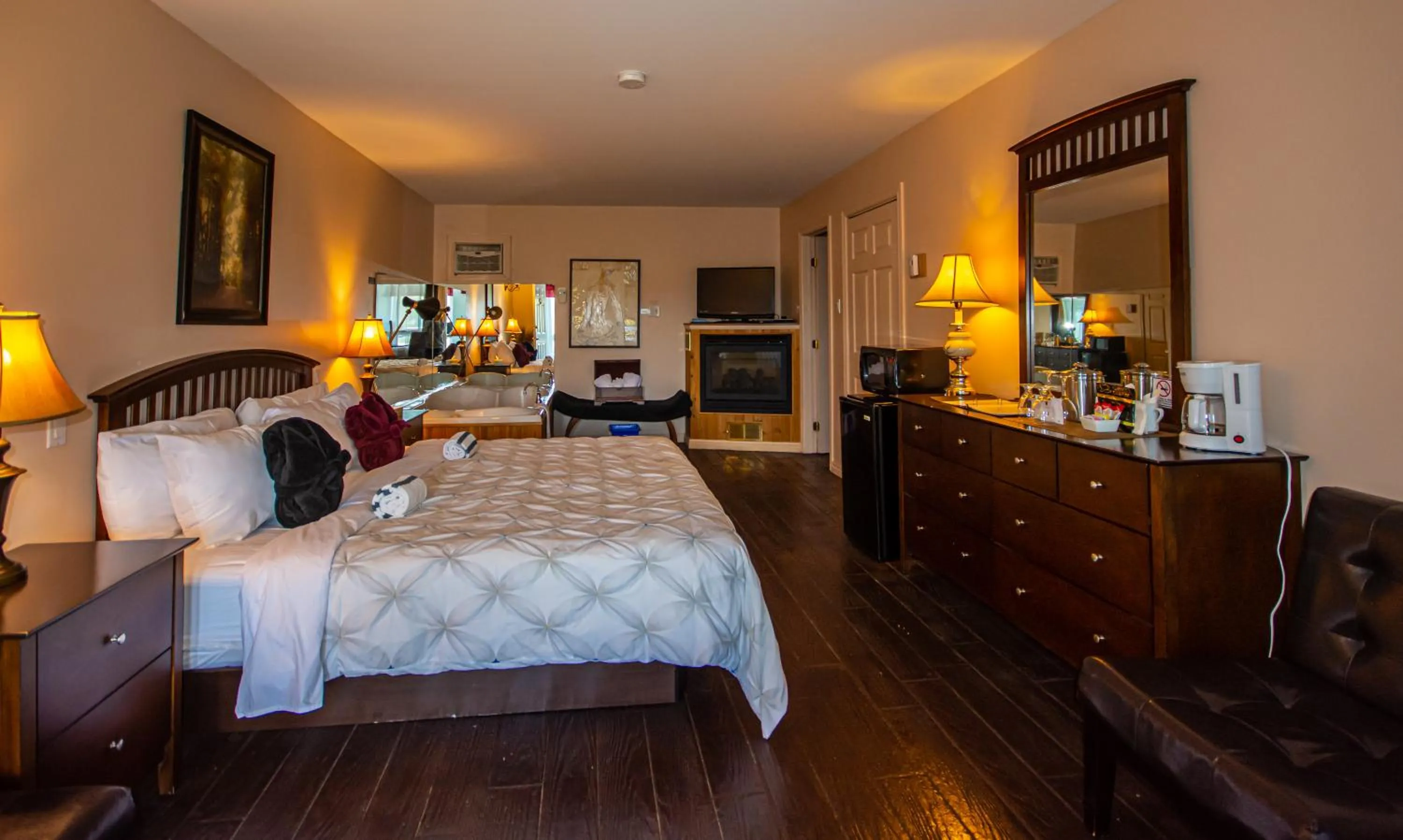 Bed in Auberge Hotel Spa Watel