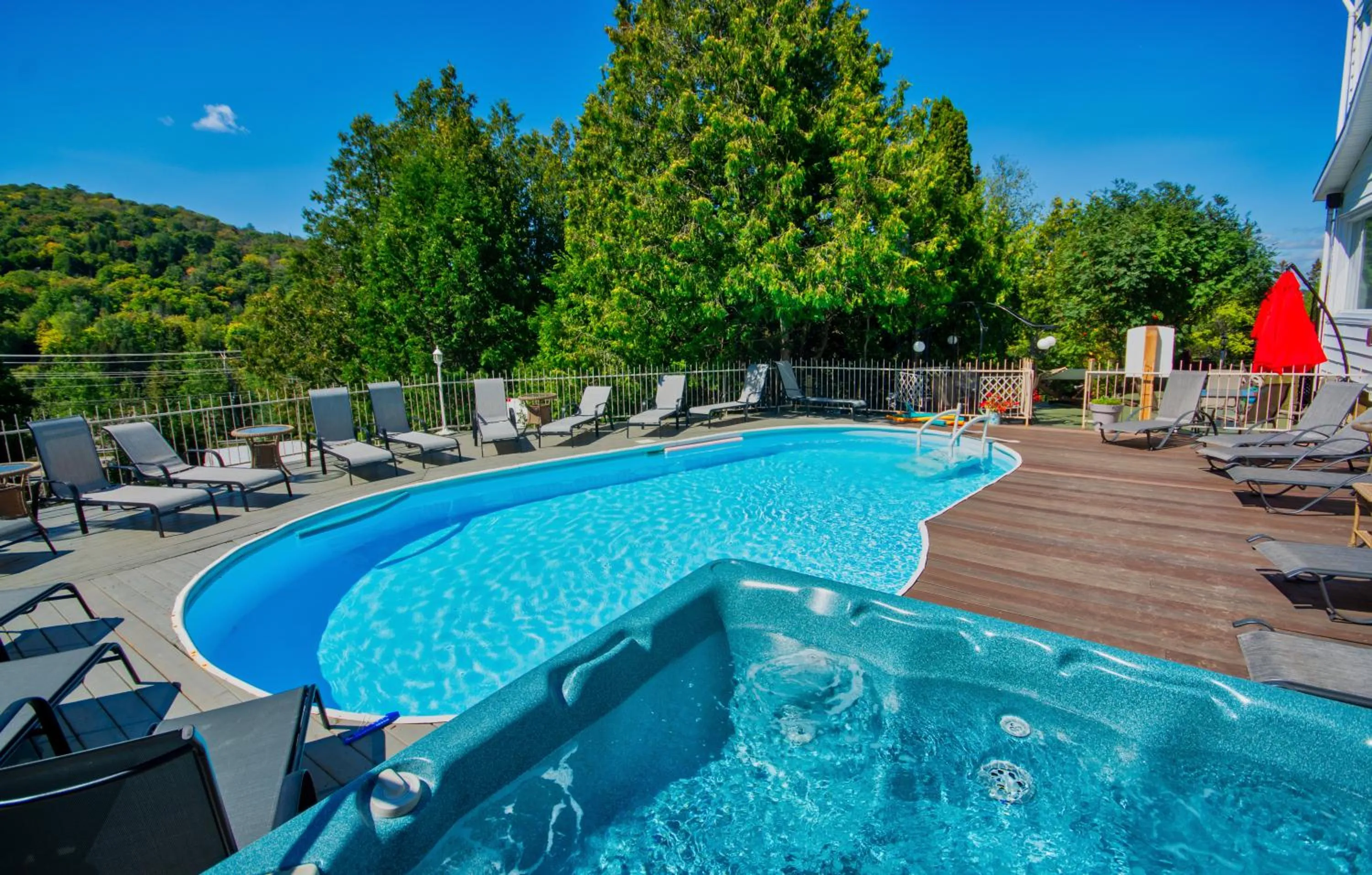 Swimming pool in Auberge Hotel Spa Watel