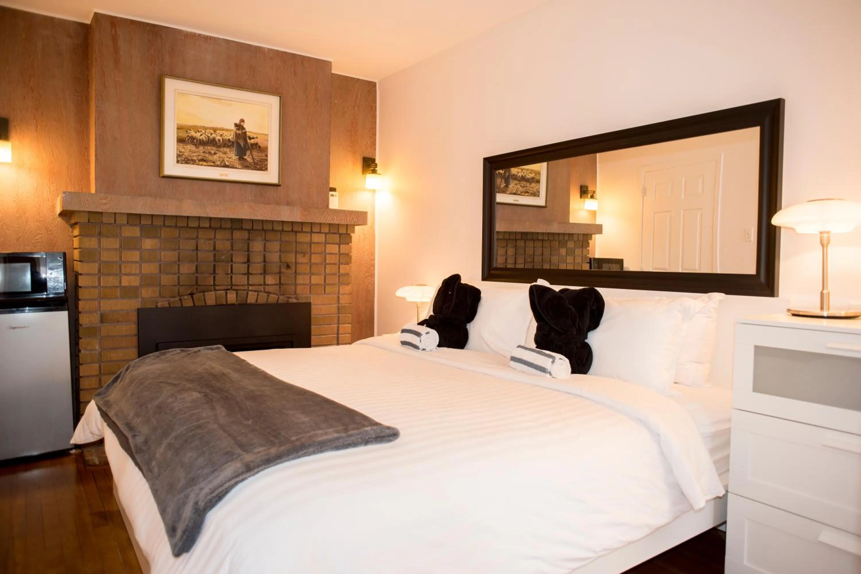 Bed in Auberge Hotel Spa Watel