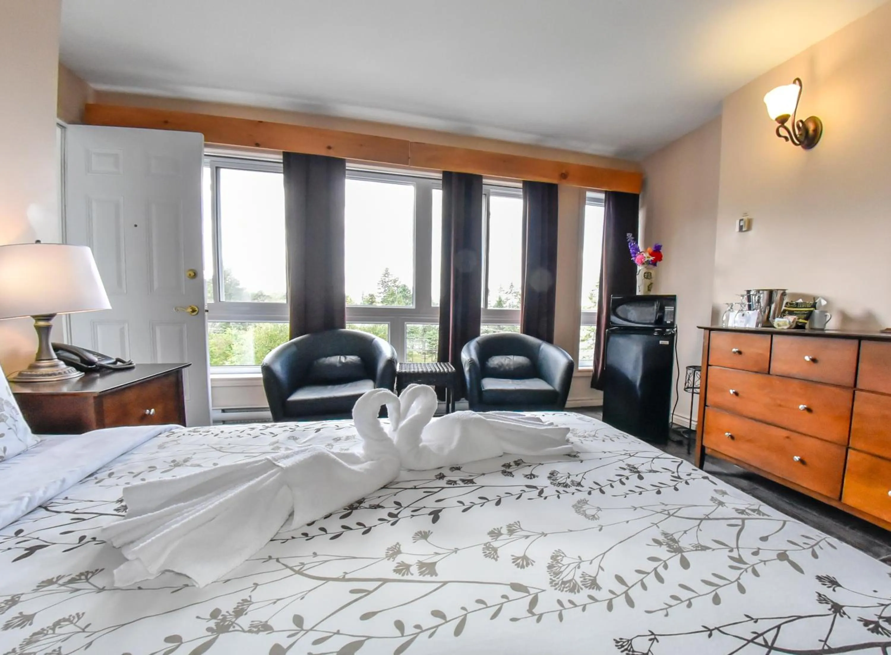 Bed in Auberge Hotel Spa Watel