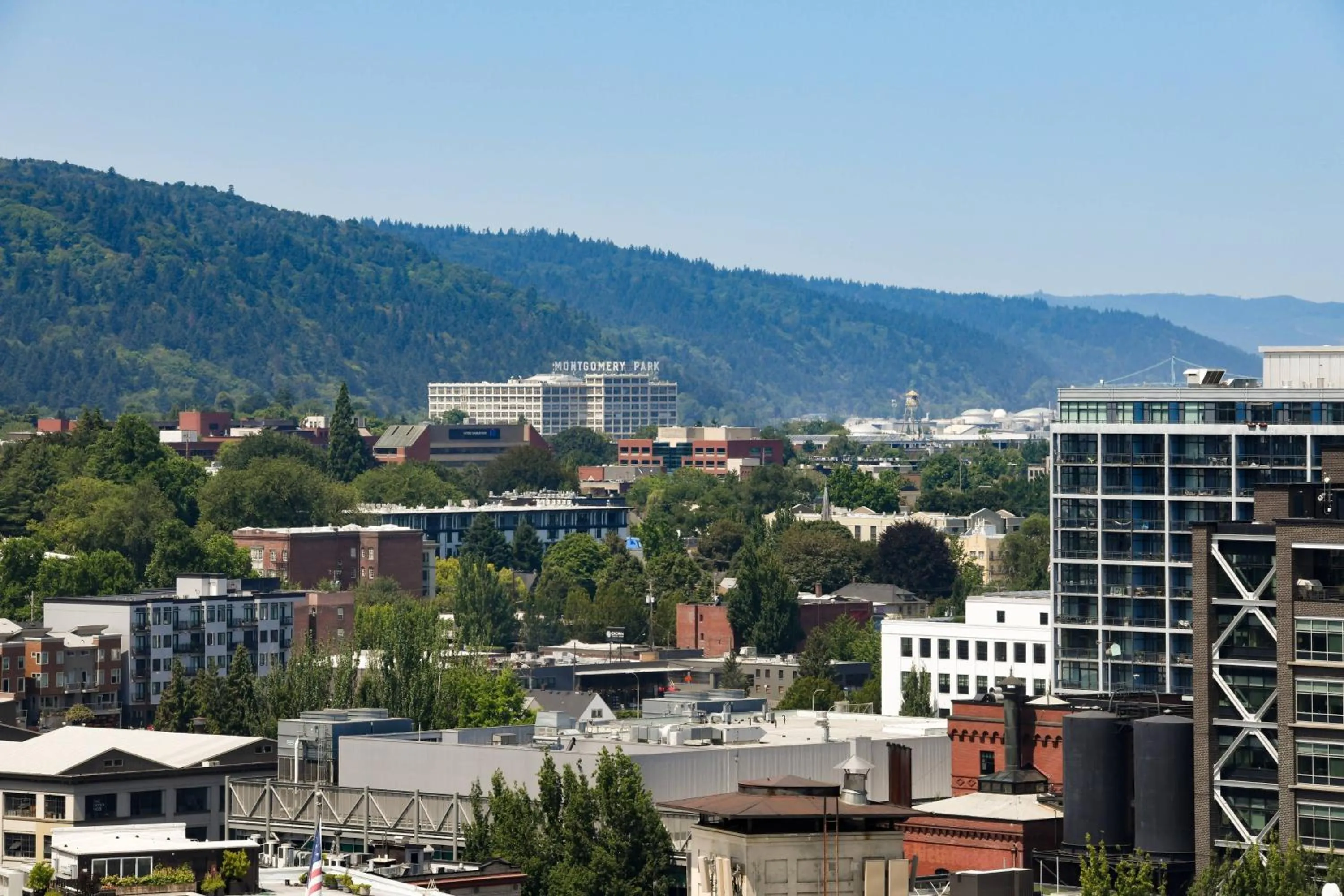 Bedroom in The Bidwell Marriott Portland