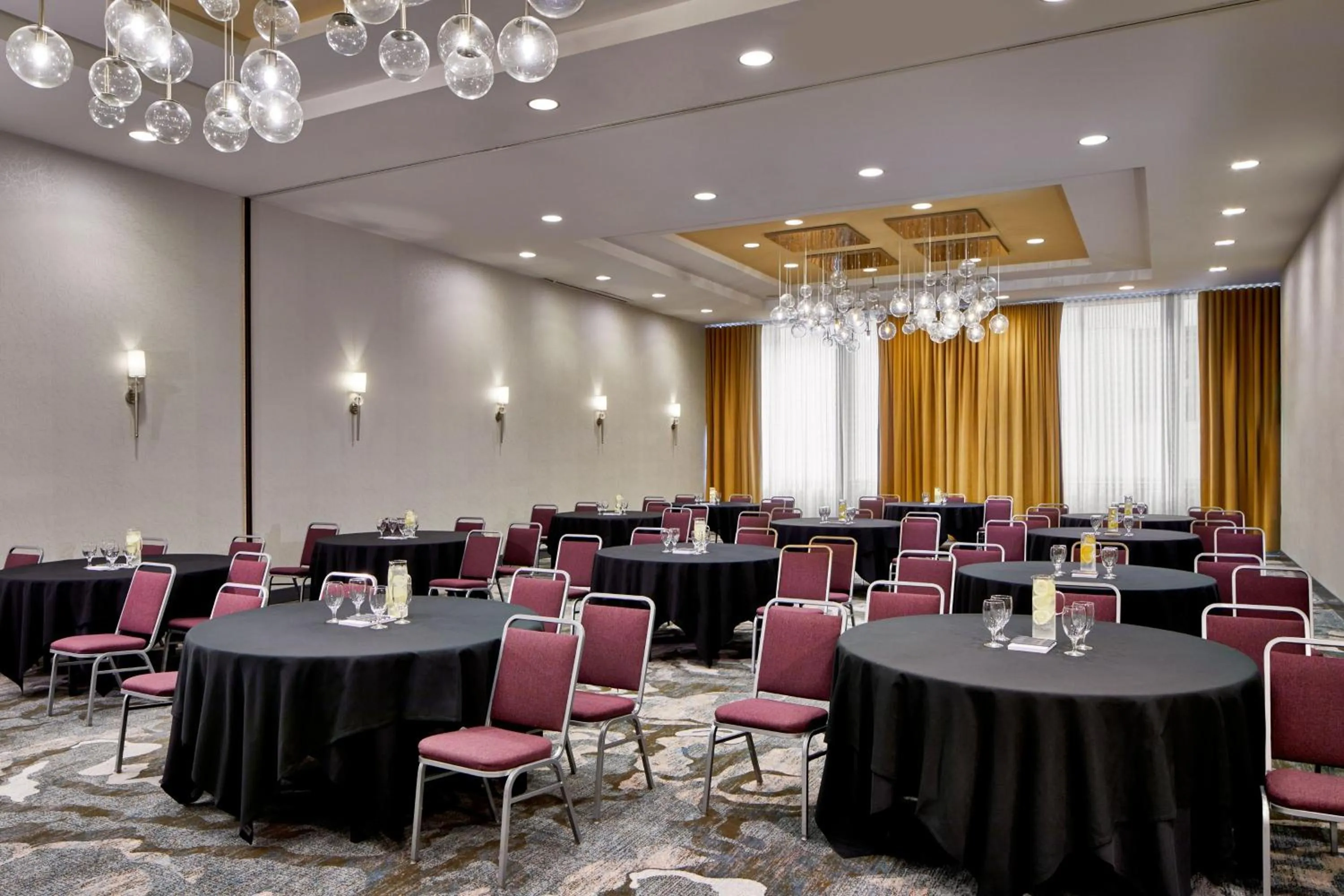 Meeting/conference room in Courtyard by Marriott Portland City Center