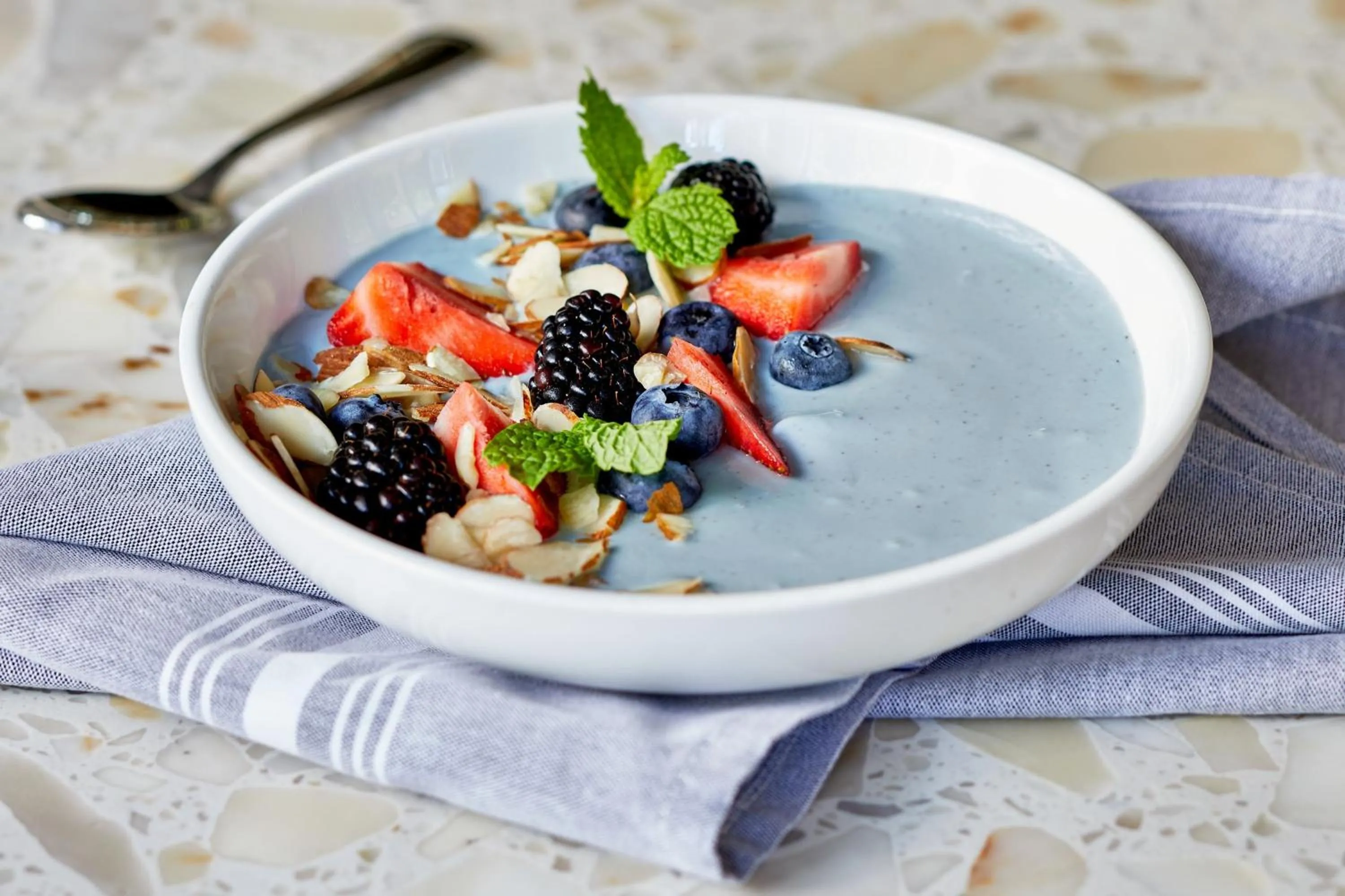 Breakfast in Courtyard by Marriott Portland City Center