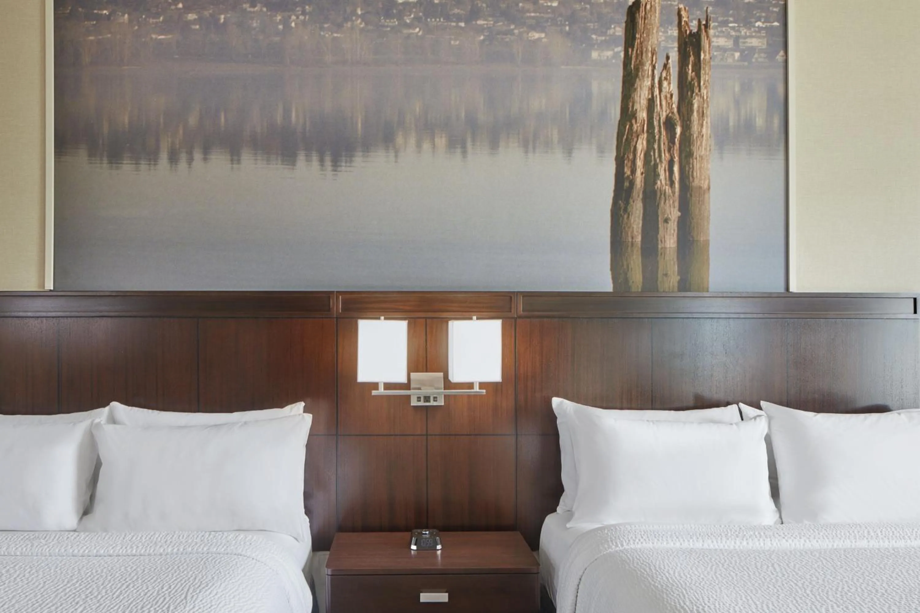 Photo of the whole room, Bed in Courtyard by Marriott Portland City Center