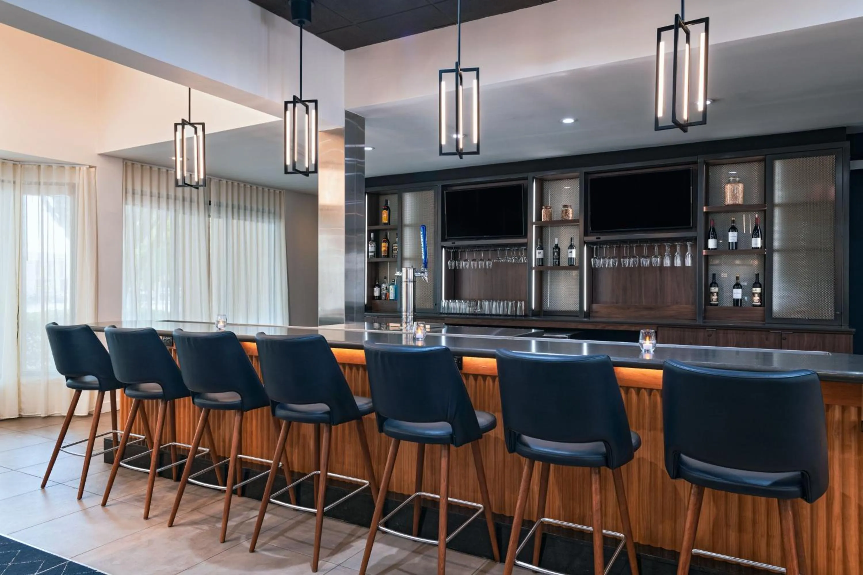 Breakfast in Courtyard by Marriott San Antonio Airport