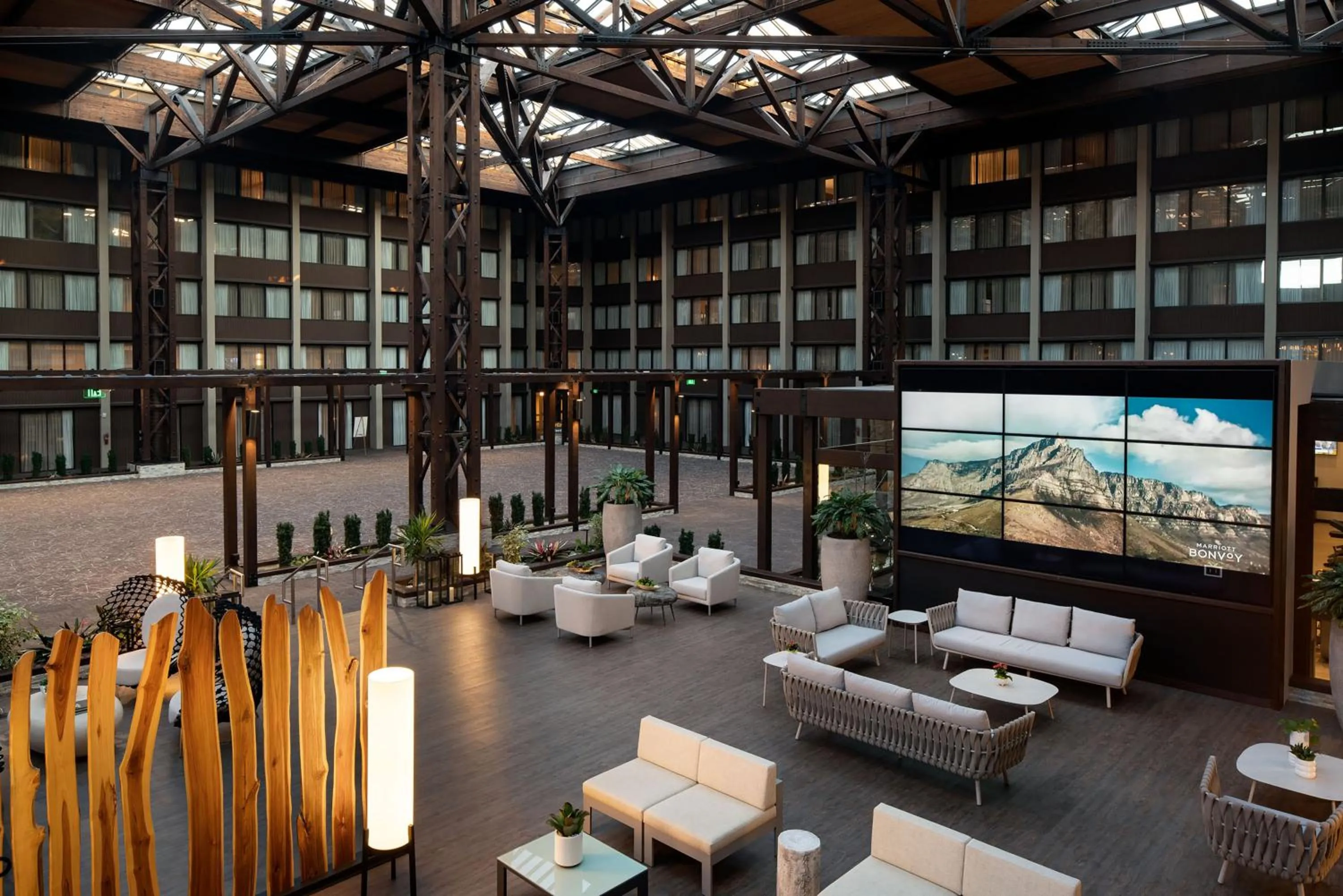 Lounge or bar in Seattle Airport Marriott