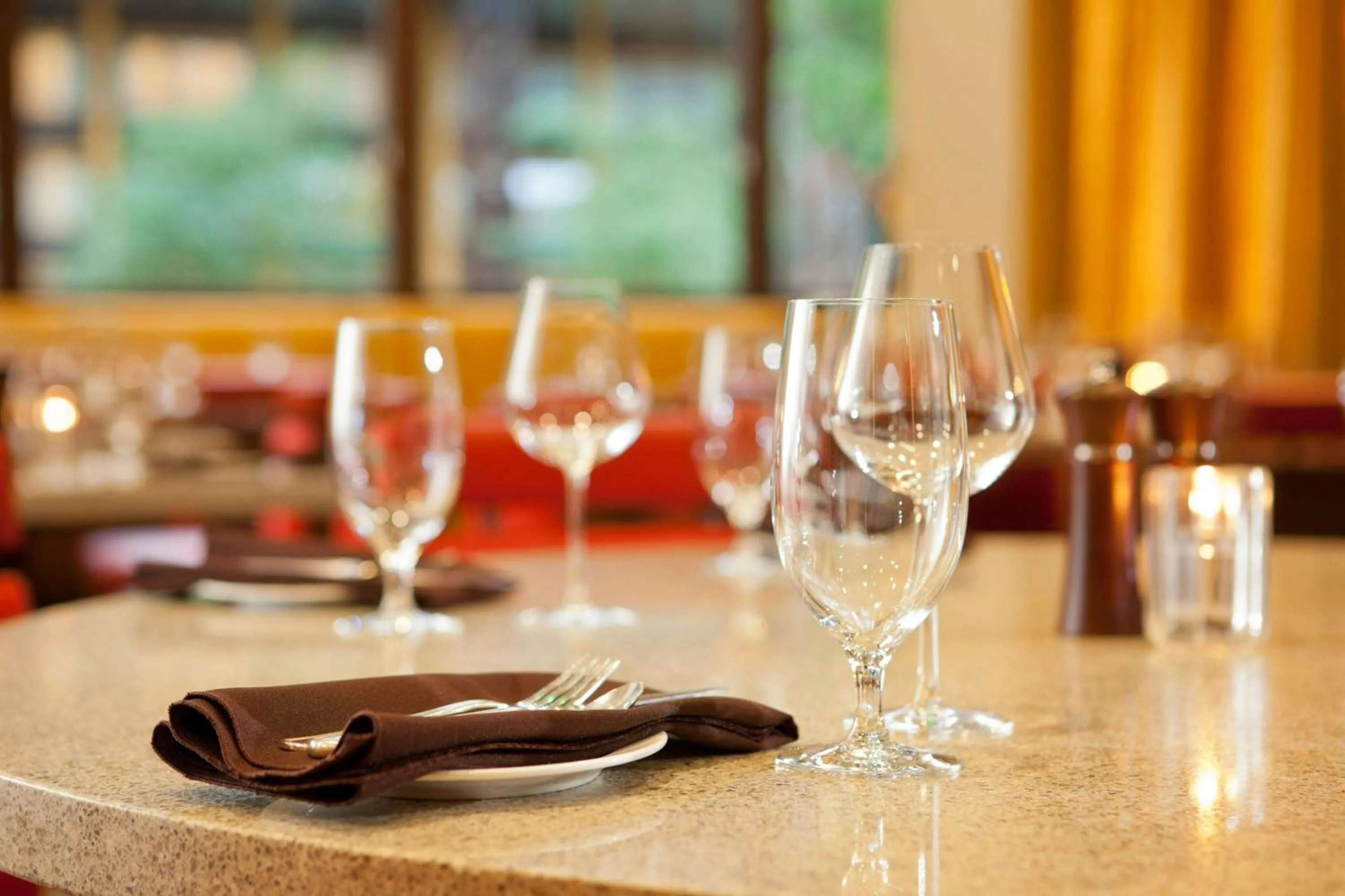 Restaurant/places to eat in Seattle Airport Marriott