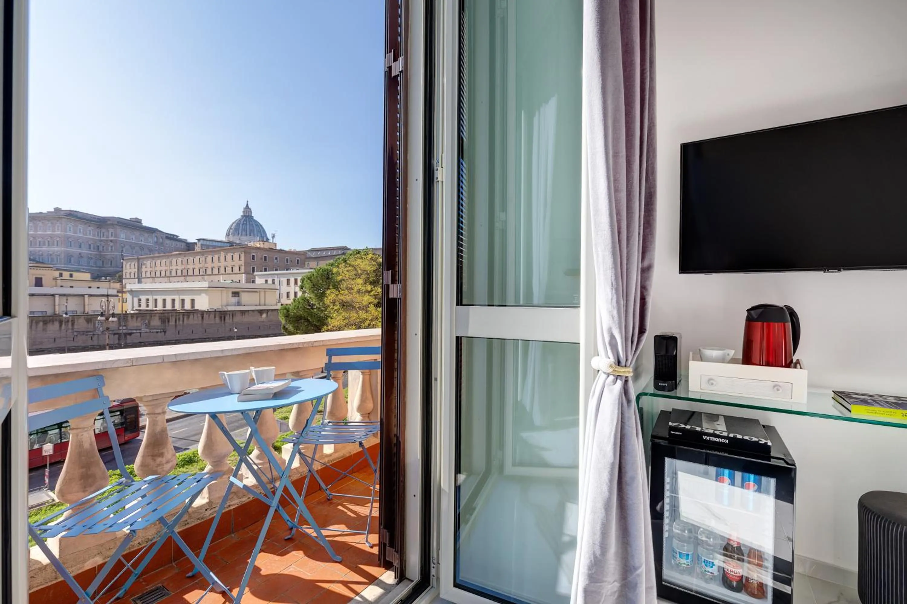 TV and multimedia in St. Peter Grand Suite