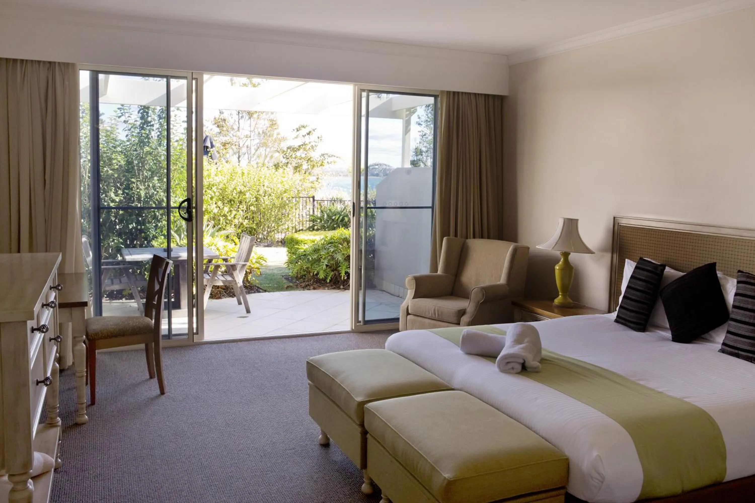 Photo of the whole room, Bed in Harrington River Lodge