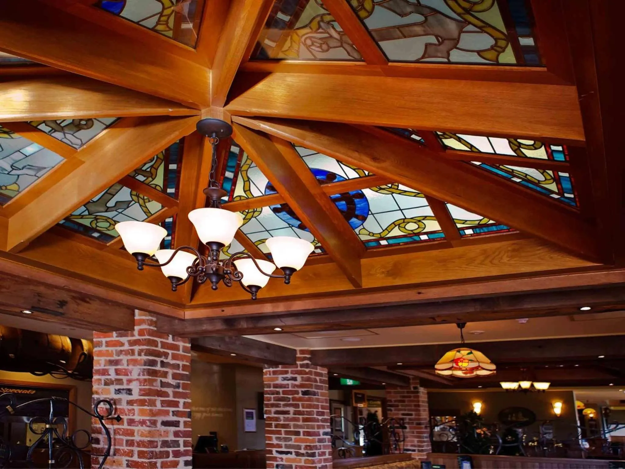 Lounge or bar in Harrington River Lodge