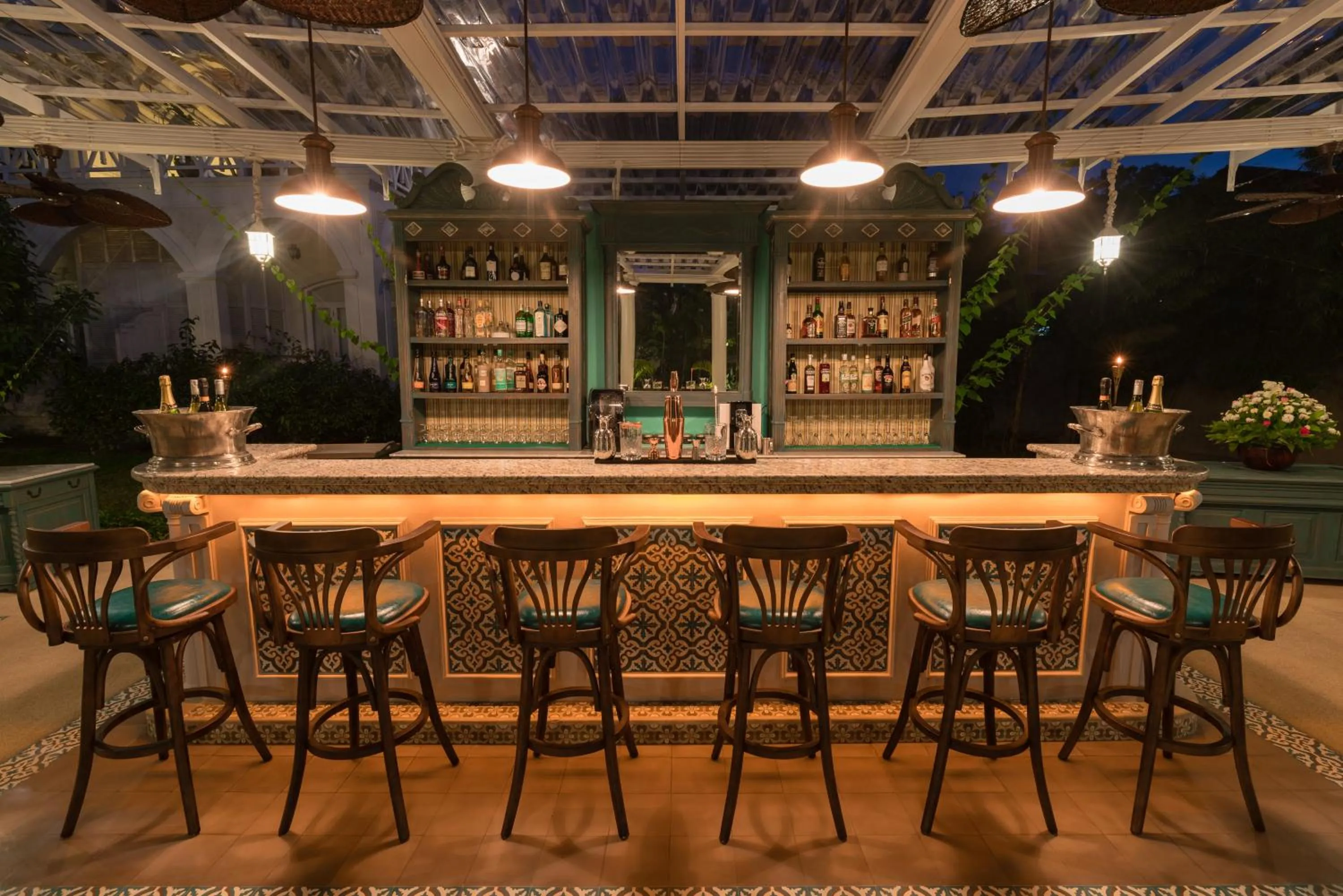 Restaurant/places to eat in The Luang Say Residence