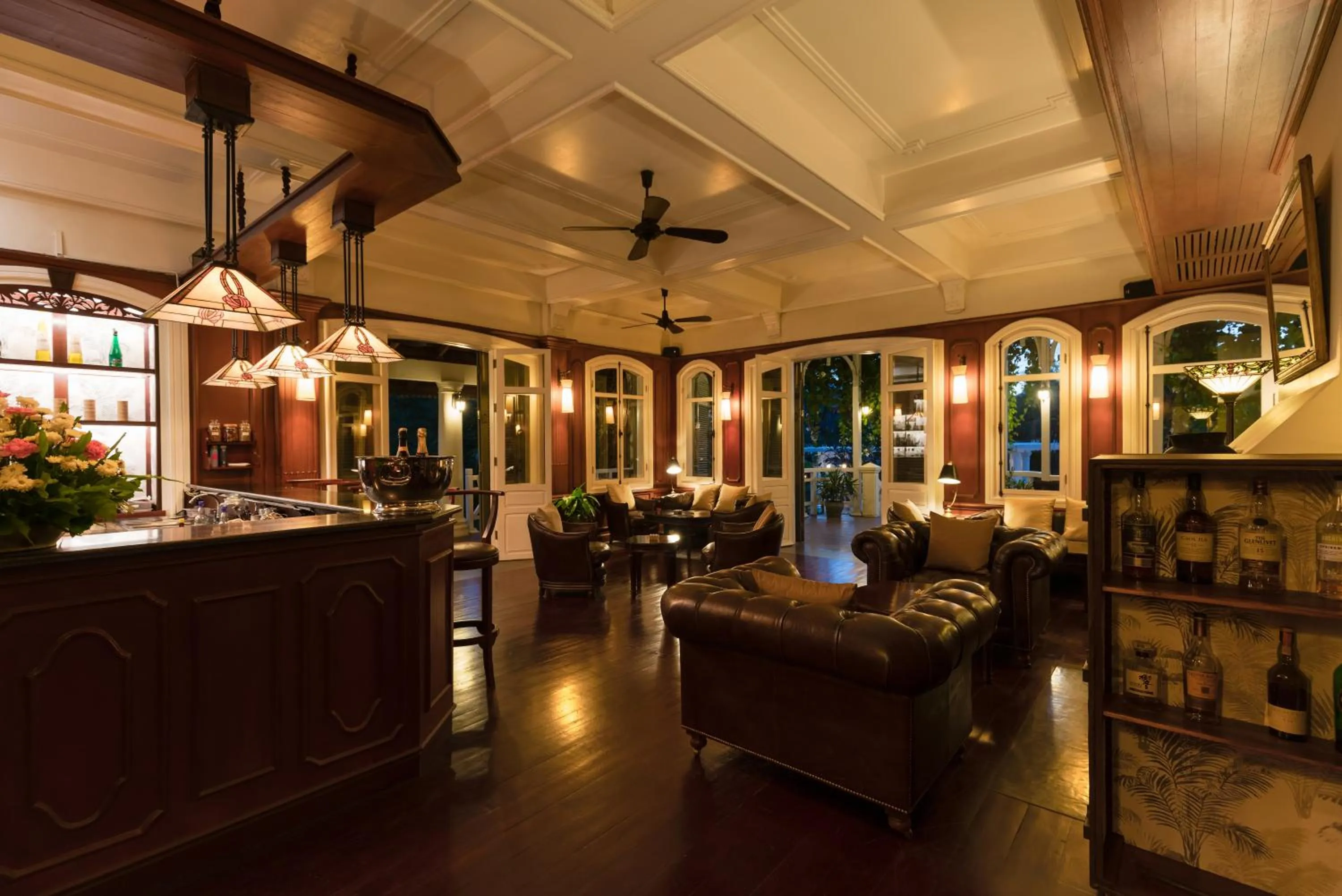 Restaurant/places to eat in The Luang Say Residence