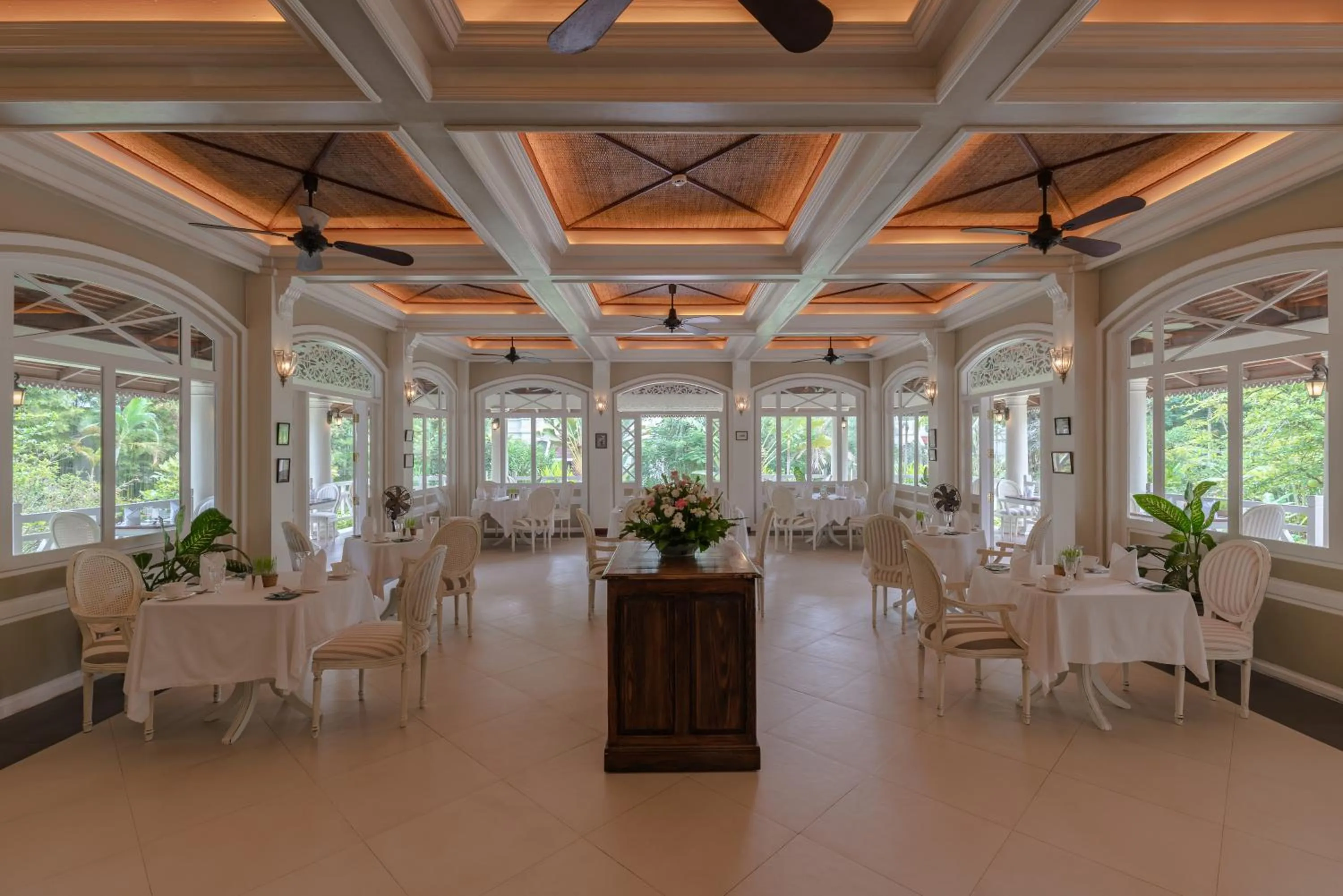 Restaurant/places to eat in The Luang Say Residence