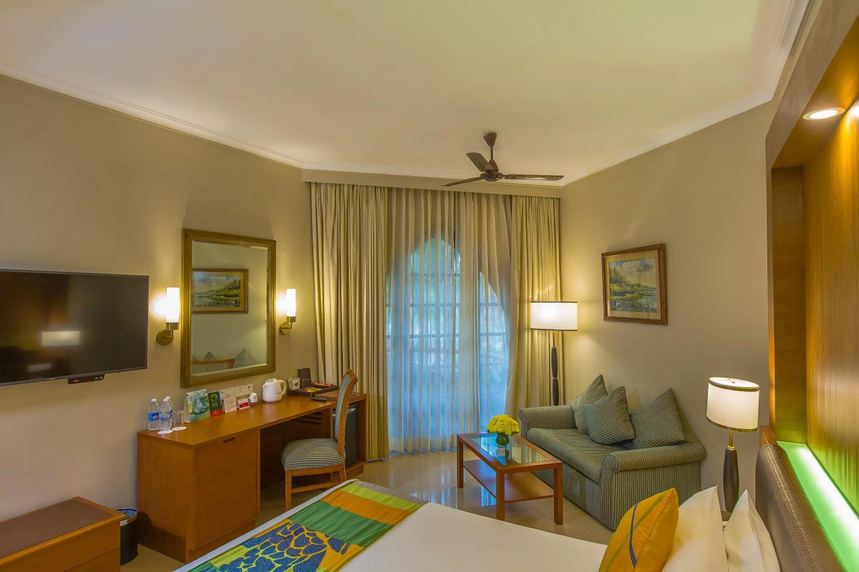 Bedroom, Bed in Caravela Beach Resort