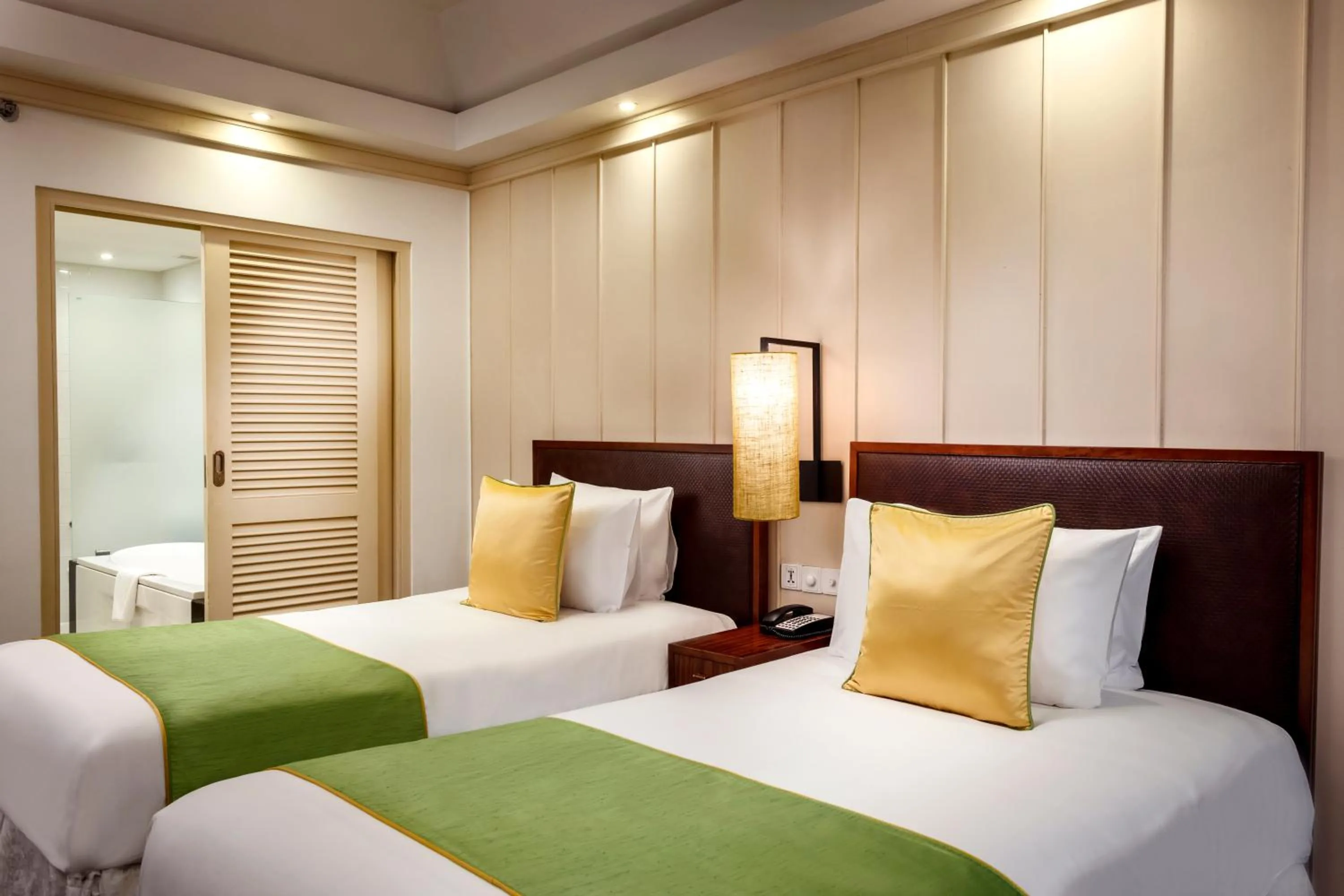 Bedroom, Bed in Caravela Beach Resort