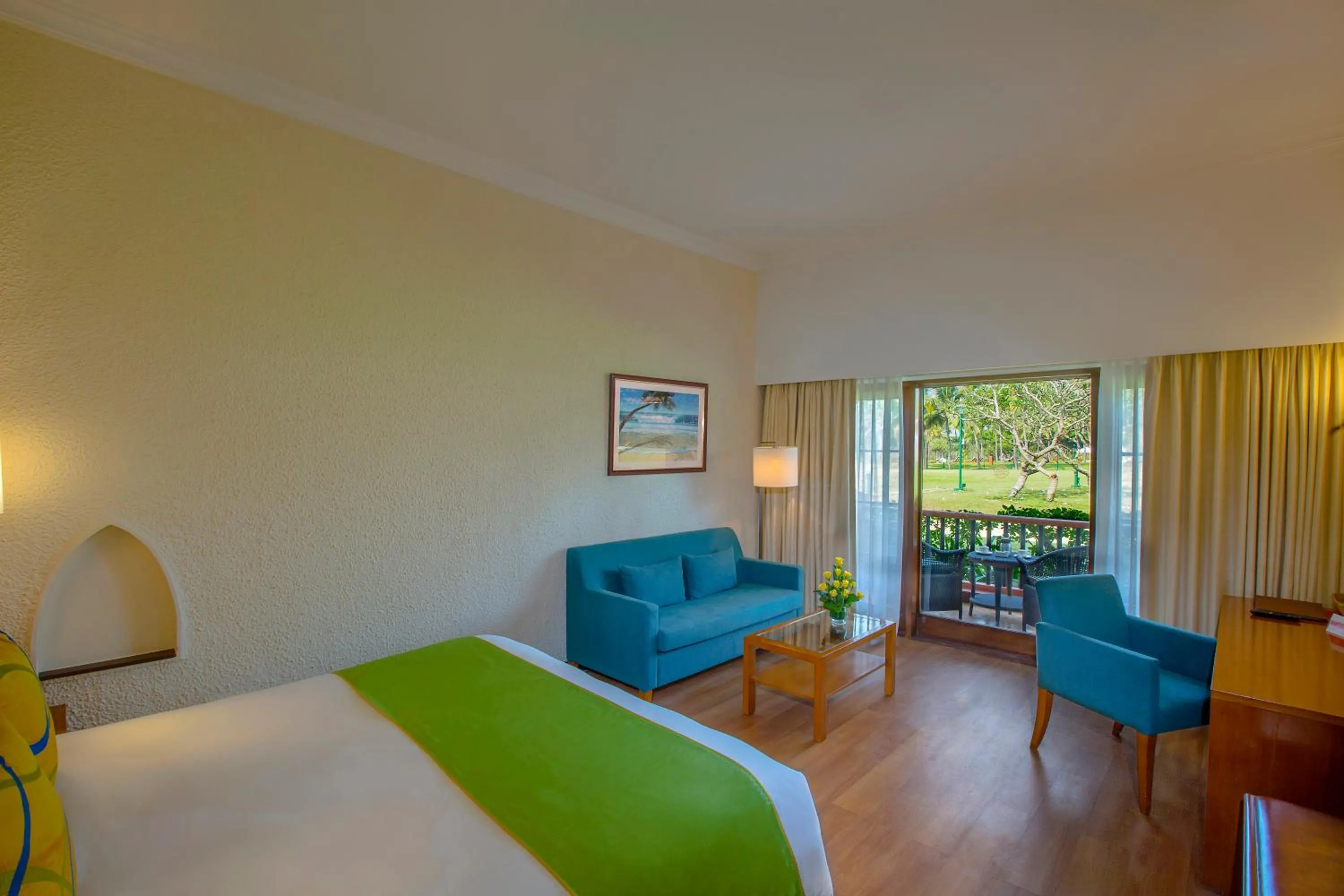 Bedroom, Bed in Caravela Beach Resort