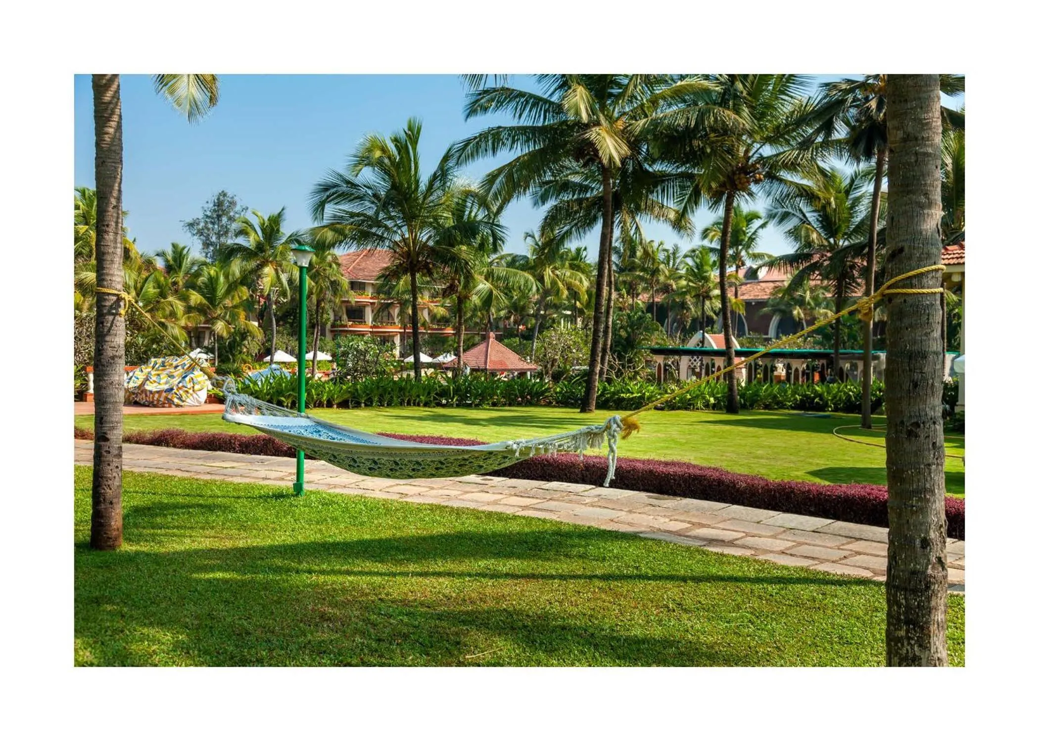 Garden in Caravela Beach Resort