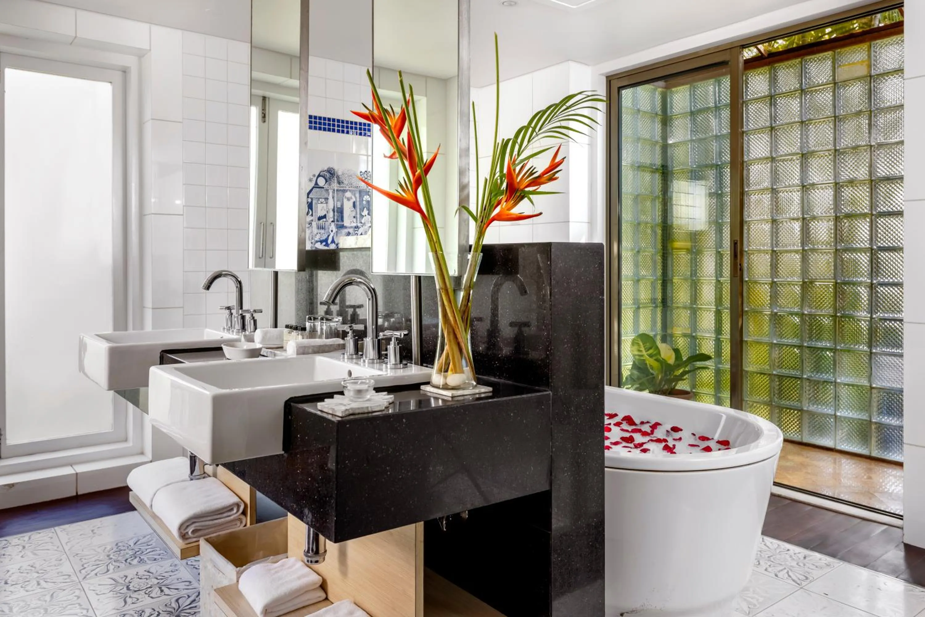 Bathroom in Caravela Beach Resort