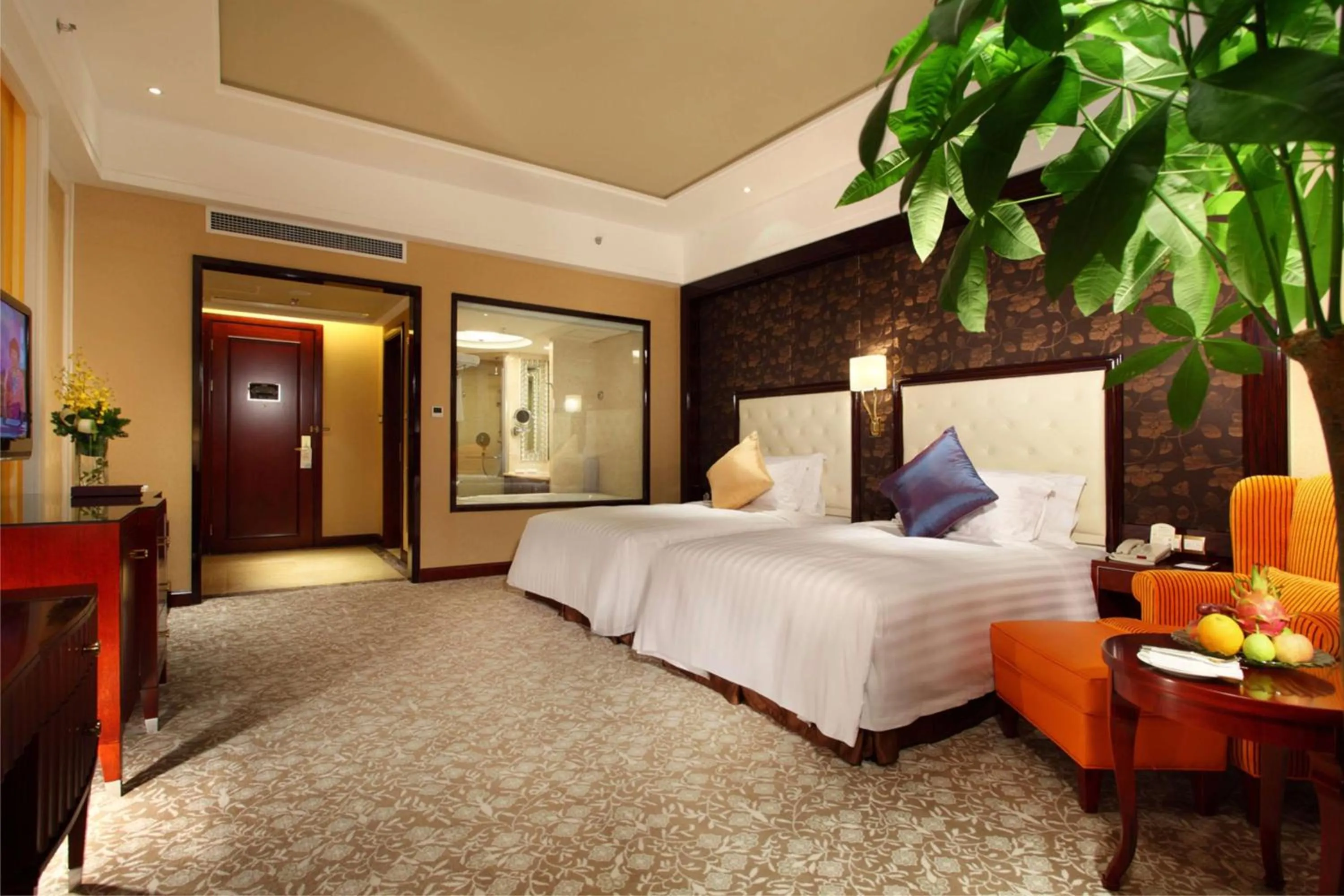 Photo of the whole room, Bed in Wyndham Grand Plaza Royale Palace Chengdu