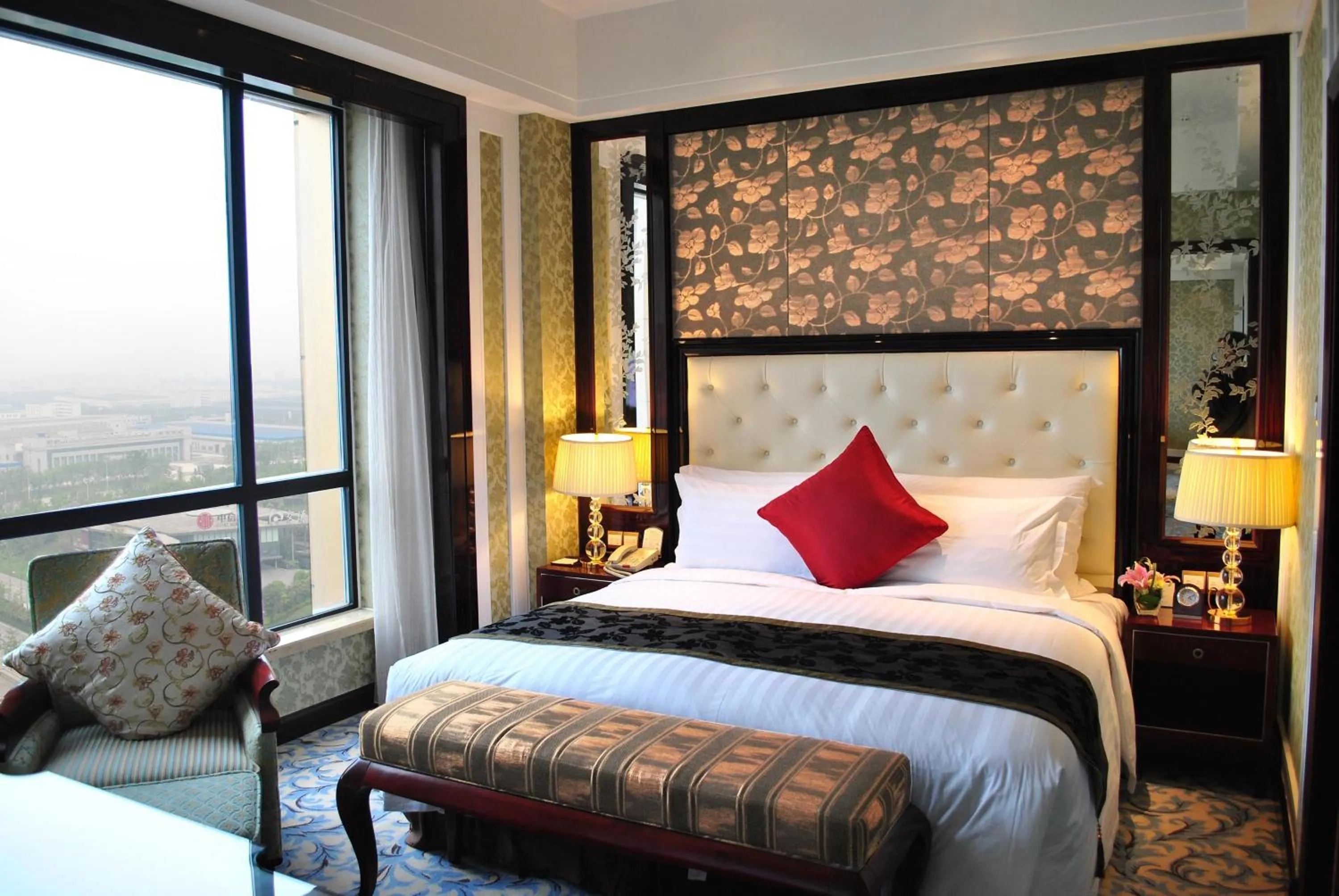 Day, Bed in Wyndham Grand Plaza Royale Palace Chengdu