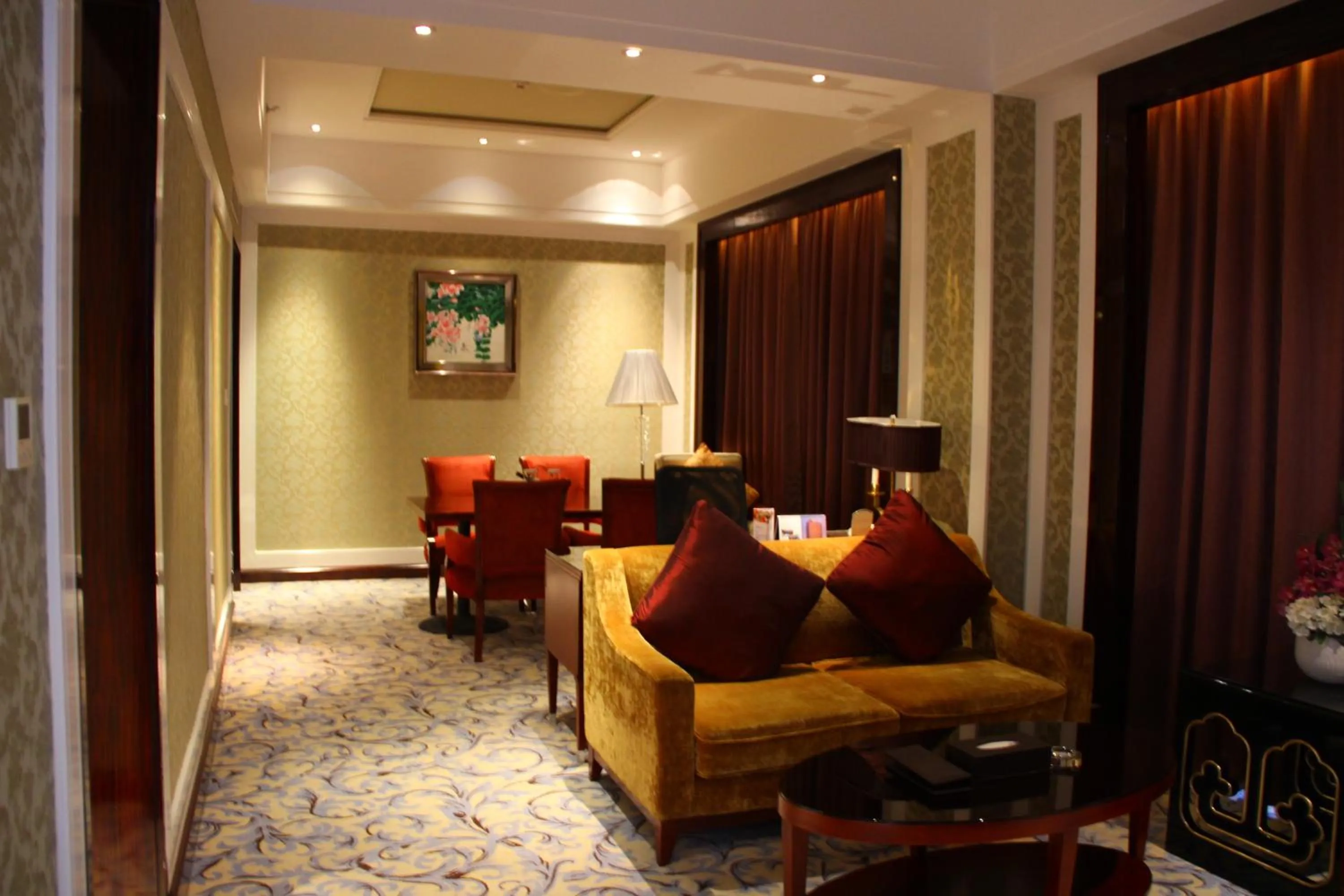 Living room in Wyndham Grand Plaza Royale Palace Chengdu