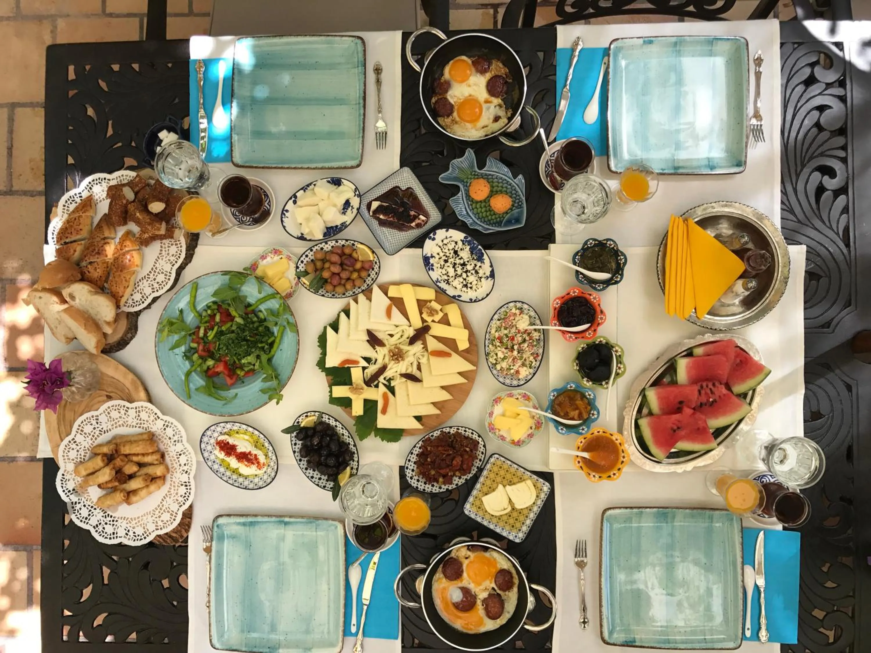 Food and drinks in Villa Taraça Alaçatı Romantik Otel