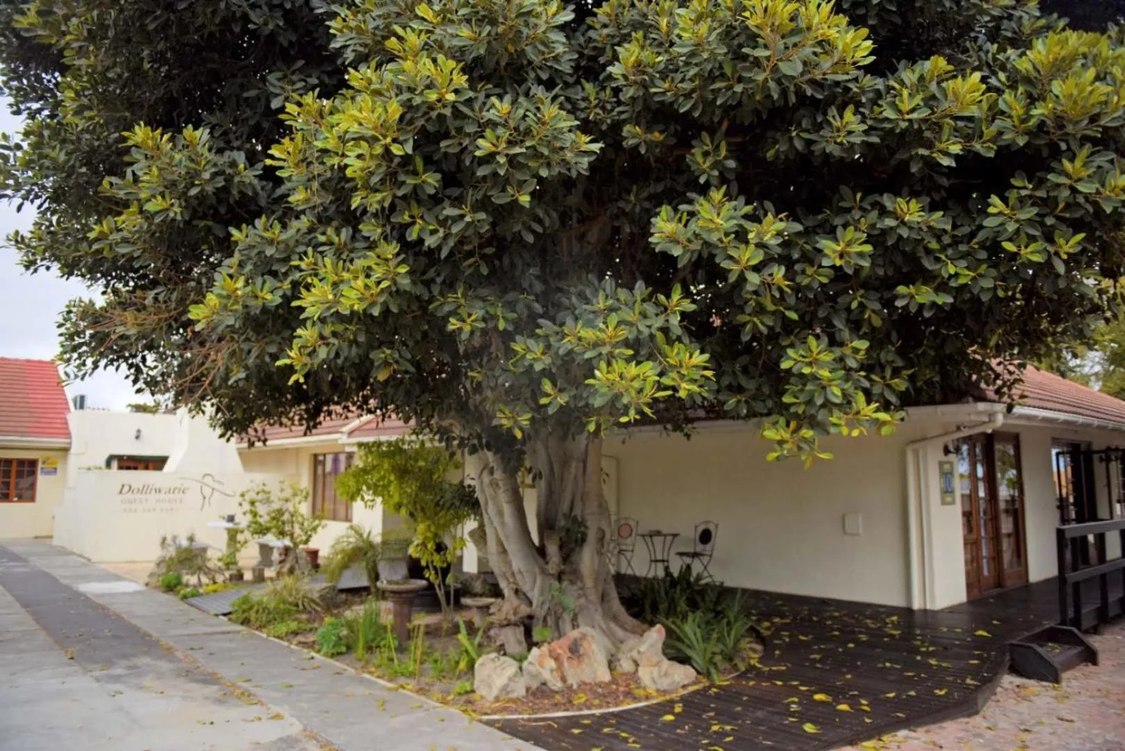 Property building in Dolliwarie Guesthouse