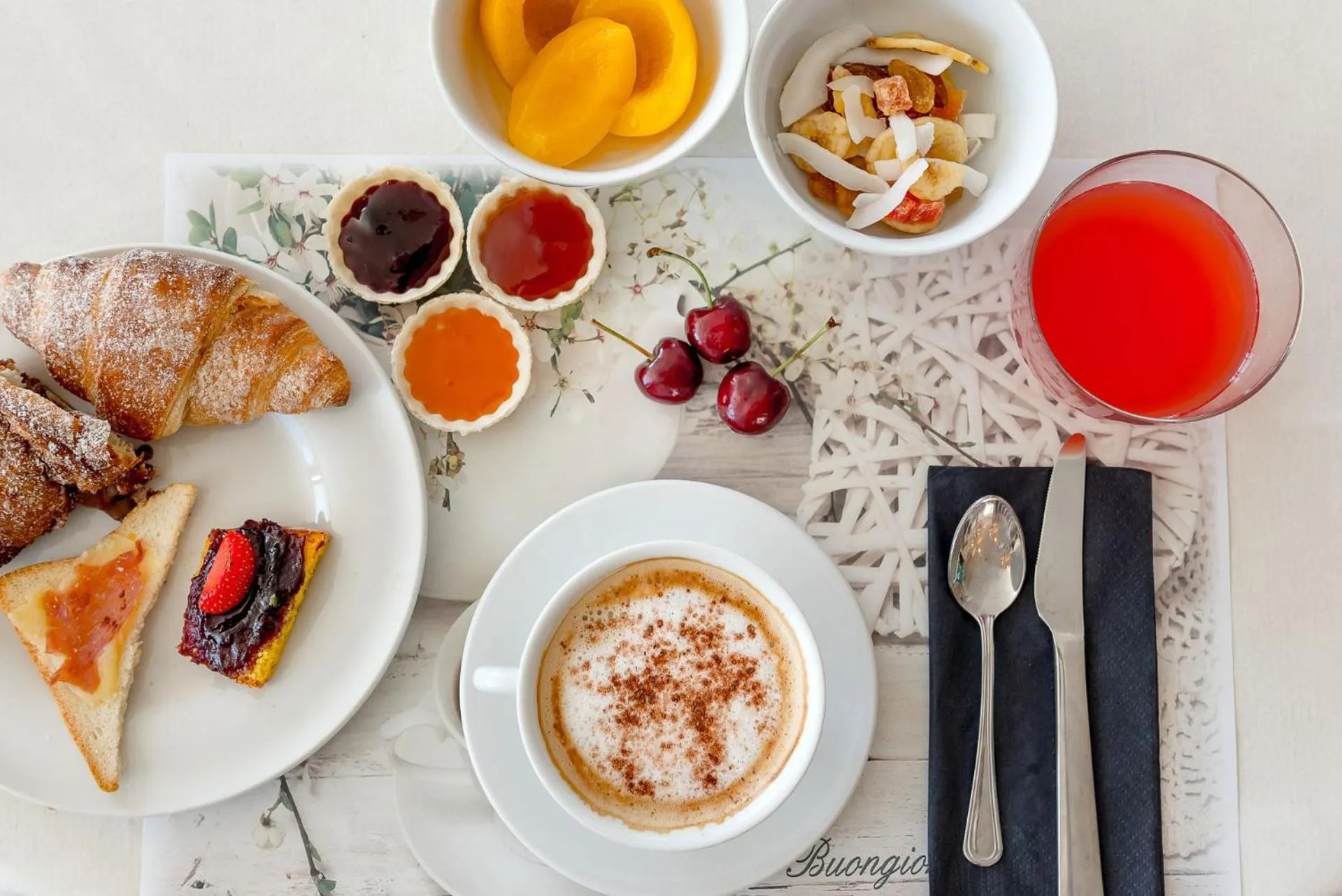 Food and drinks in Hotel Sole Mio