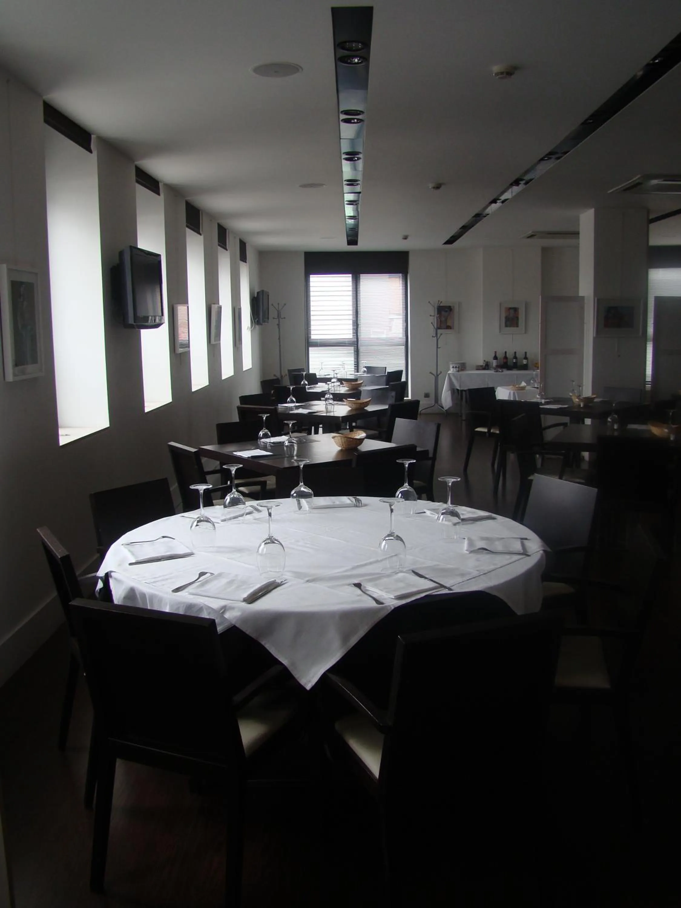 Restaurant/places to eat in Hotel Ortuella