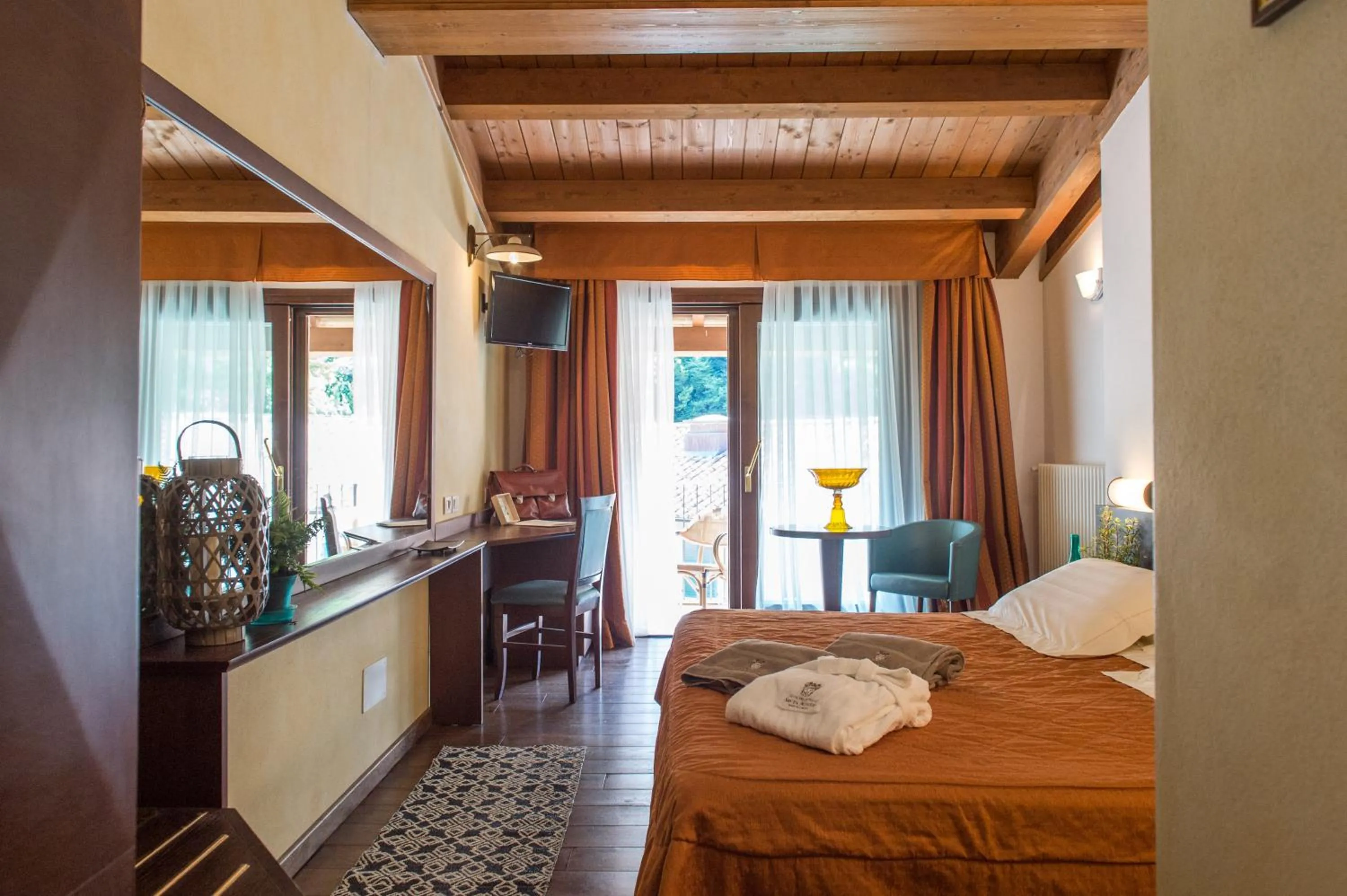 Photo of the whole room, Bed in Hotel Delle Terme Santa Agnese