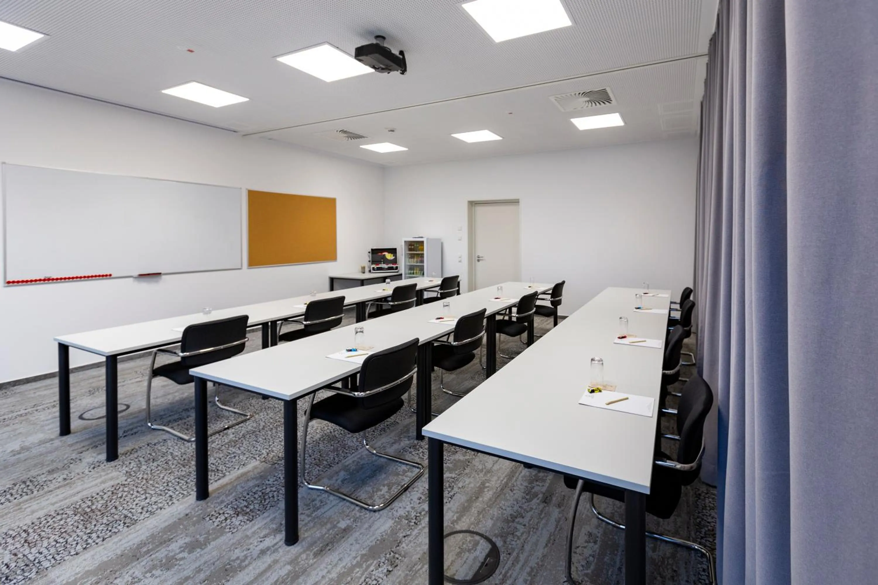 Business facilities in Hotel MODI