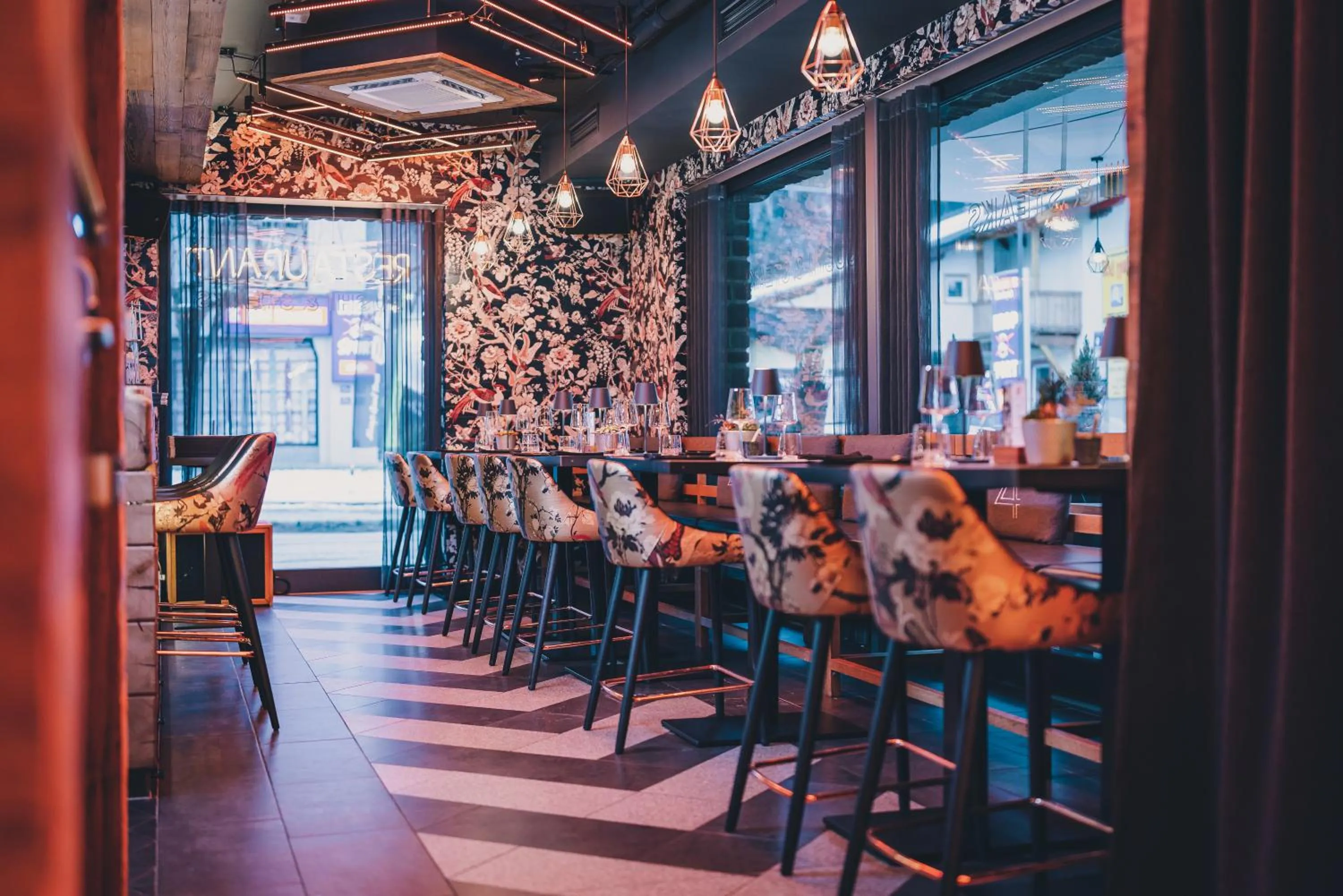 Restaurant/places to eat in 24 by AvenidA - Mountain Hotel