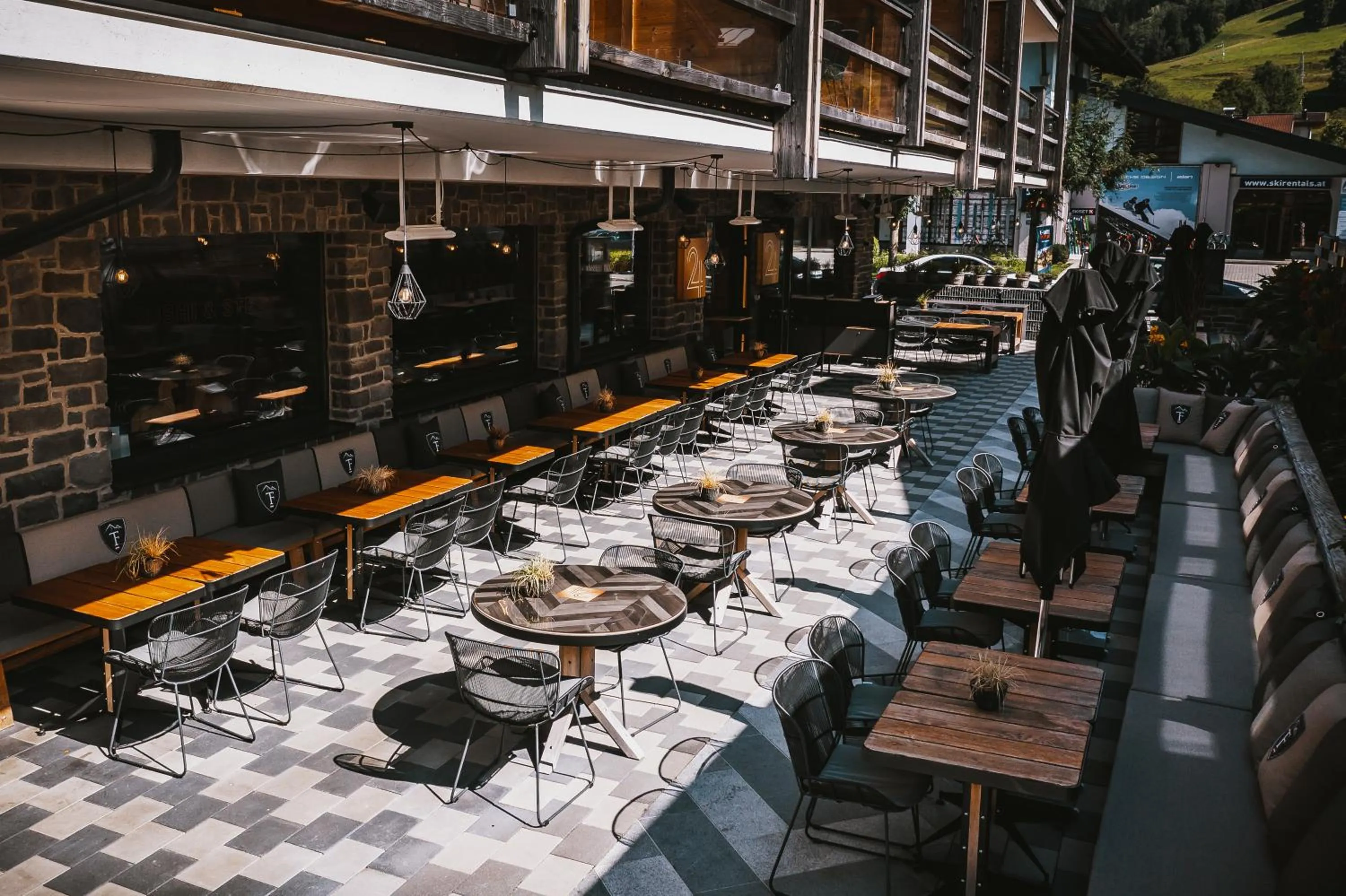 Restaurant/places to eat in 24 by AvenidA - Mountain Hotel