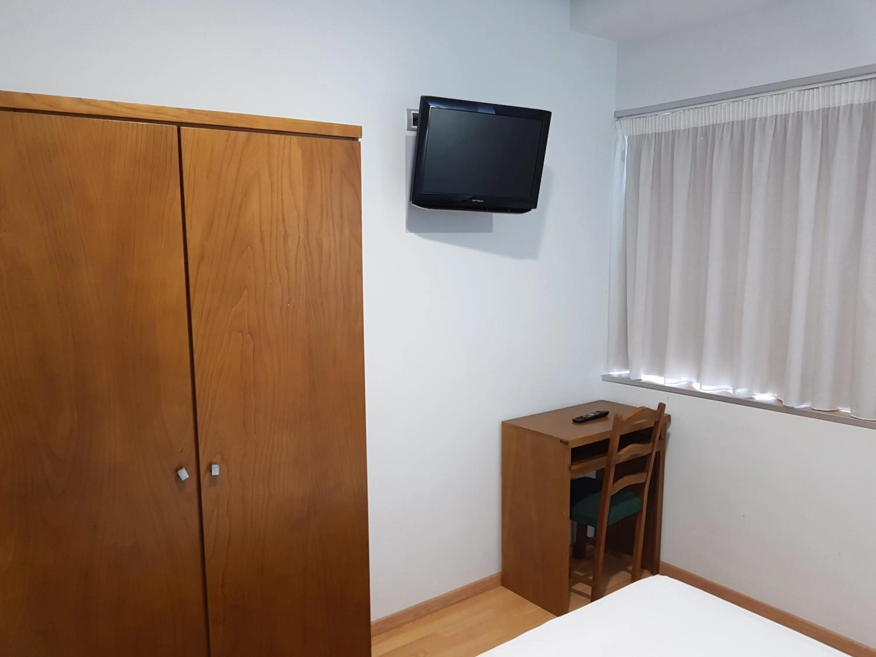 TV and multimedia, TV/Entertainment Center in Hotel Ciudad de Corella