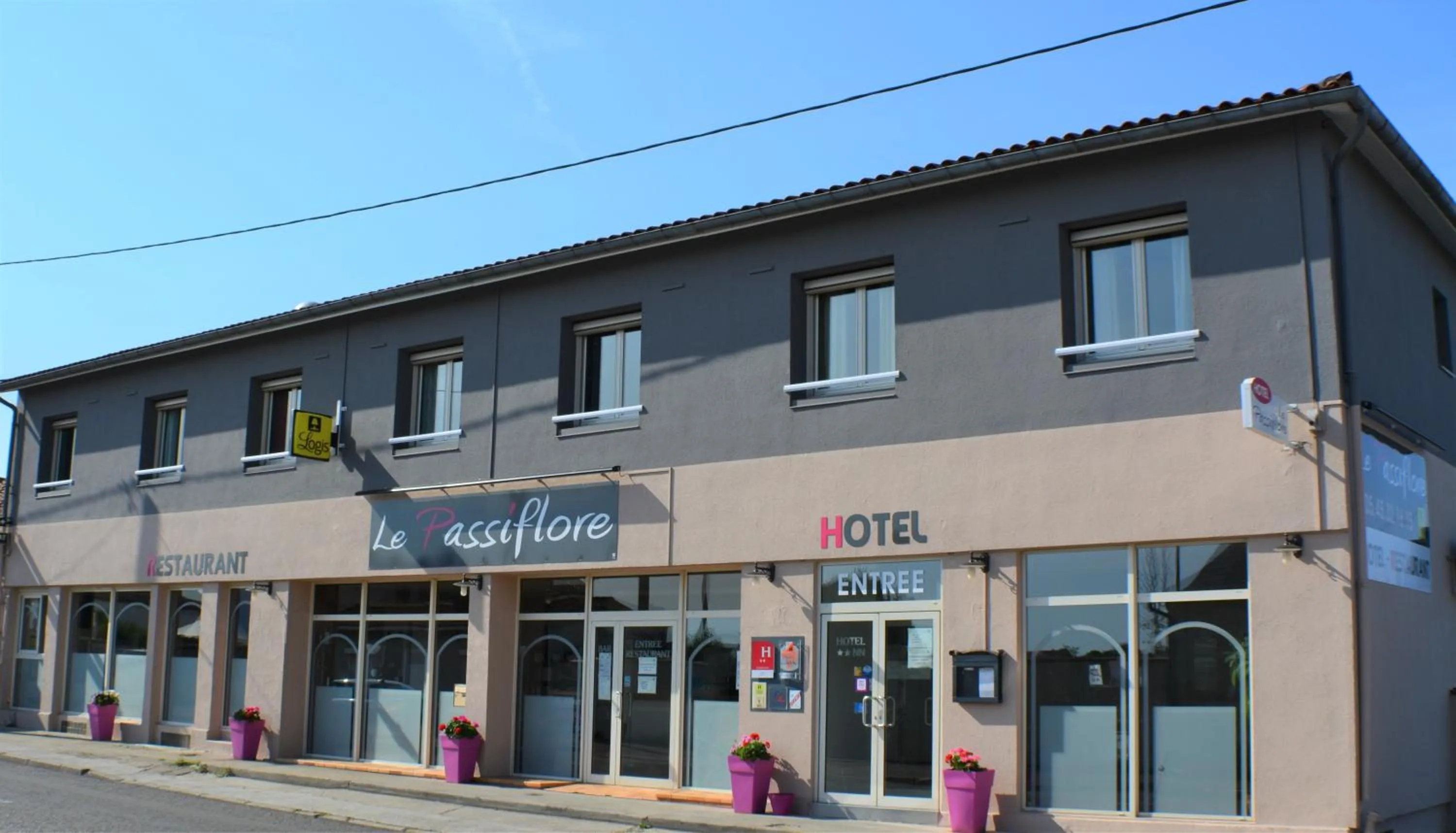 Property building in Logis Le Passiflore Cognac