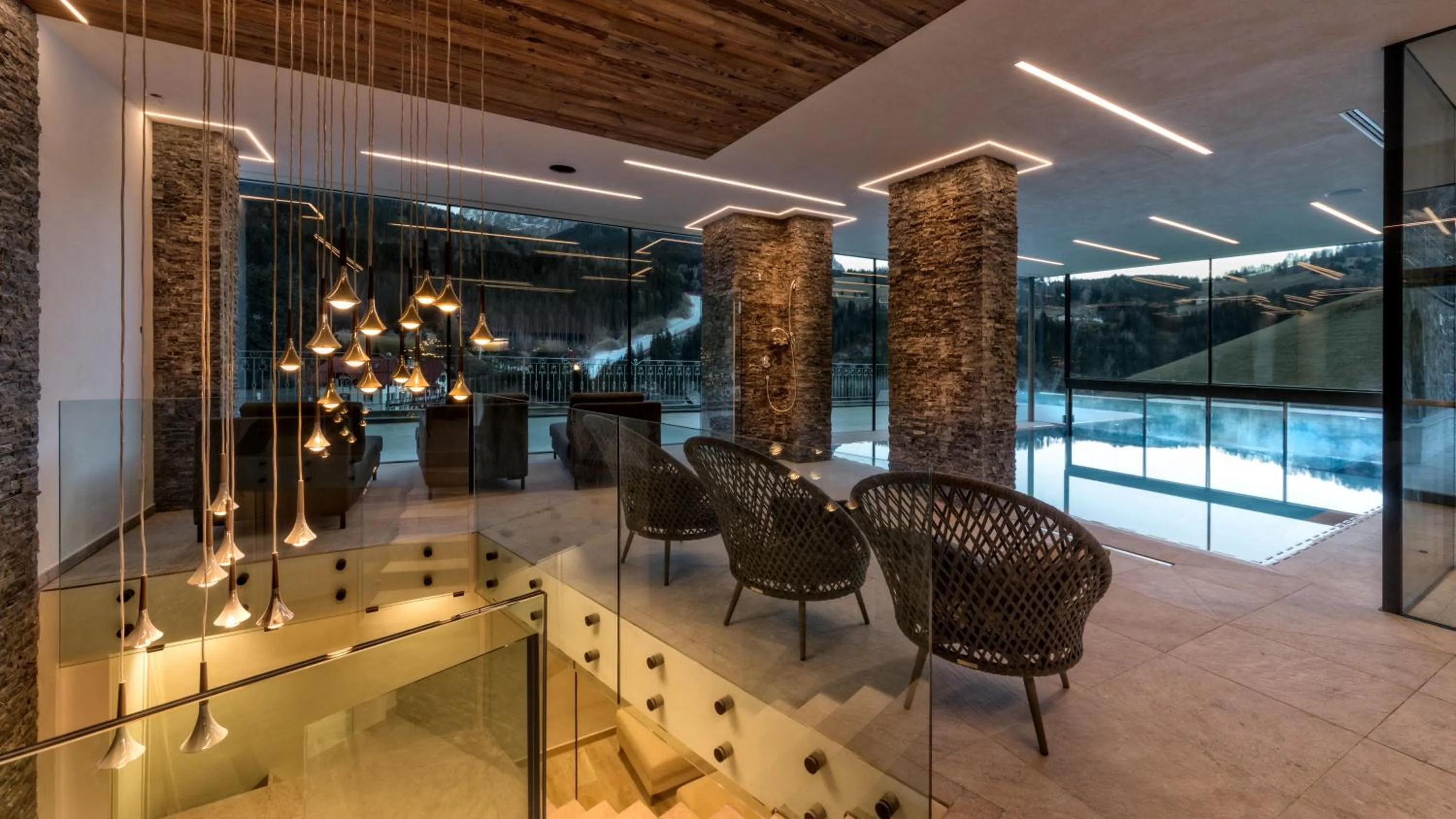 Swimming pool in Hotel Interski